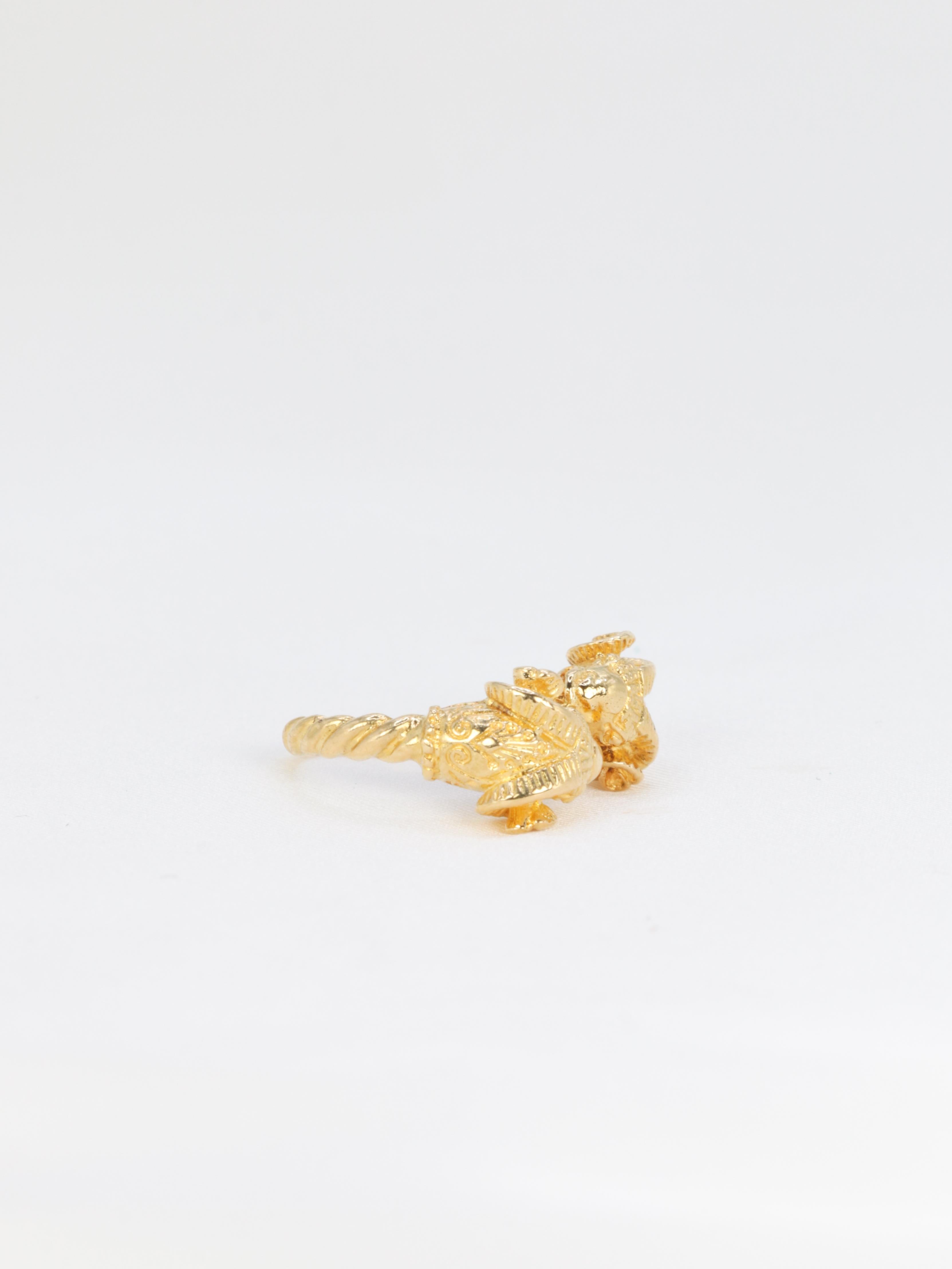 Lalaounis, bague tête de bélier en or jaune Excellent état - En vente à PARIS, FR