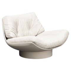 Lalea Lounge Armchair, Pearl Bush Bouclè, Hand-Crafted in Italy