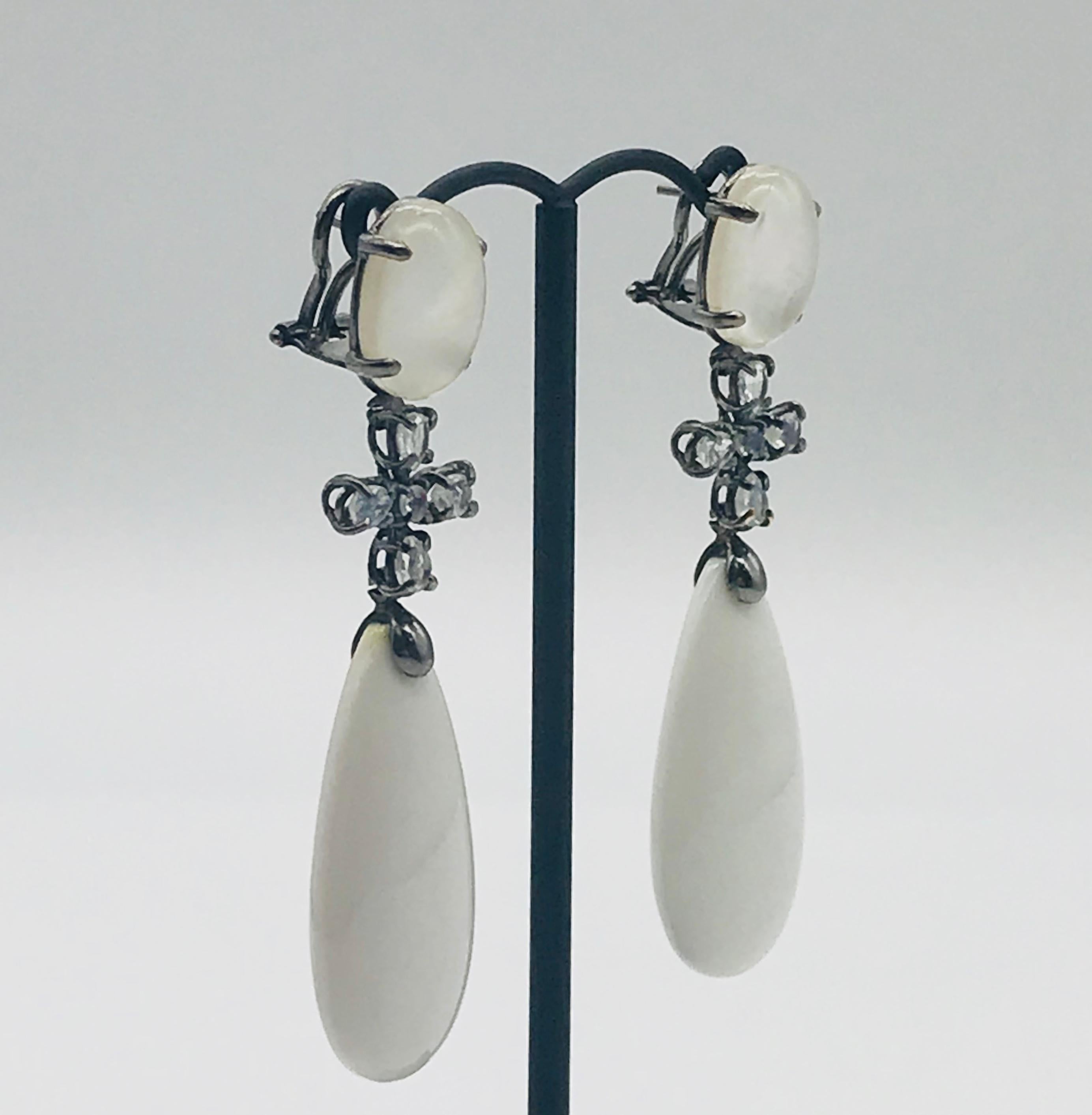 Lalino Quartz Agatha and Moonstone on Weight Black Gold Chandelier Earrings In New Condition In Vannes, FR
