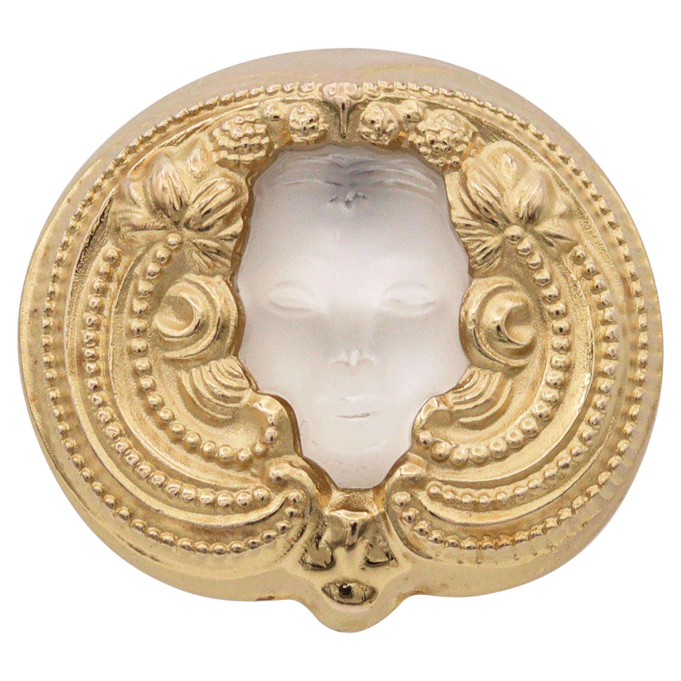 Pendentif en or jaune 14k Masque de Femme en cristal Lalique en vente