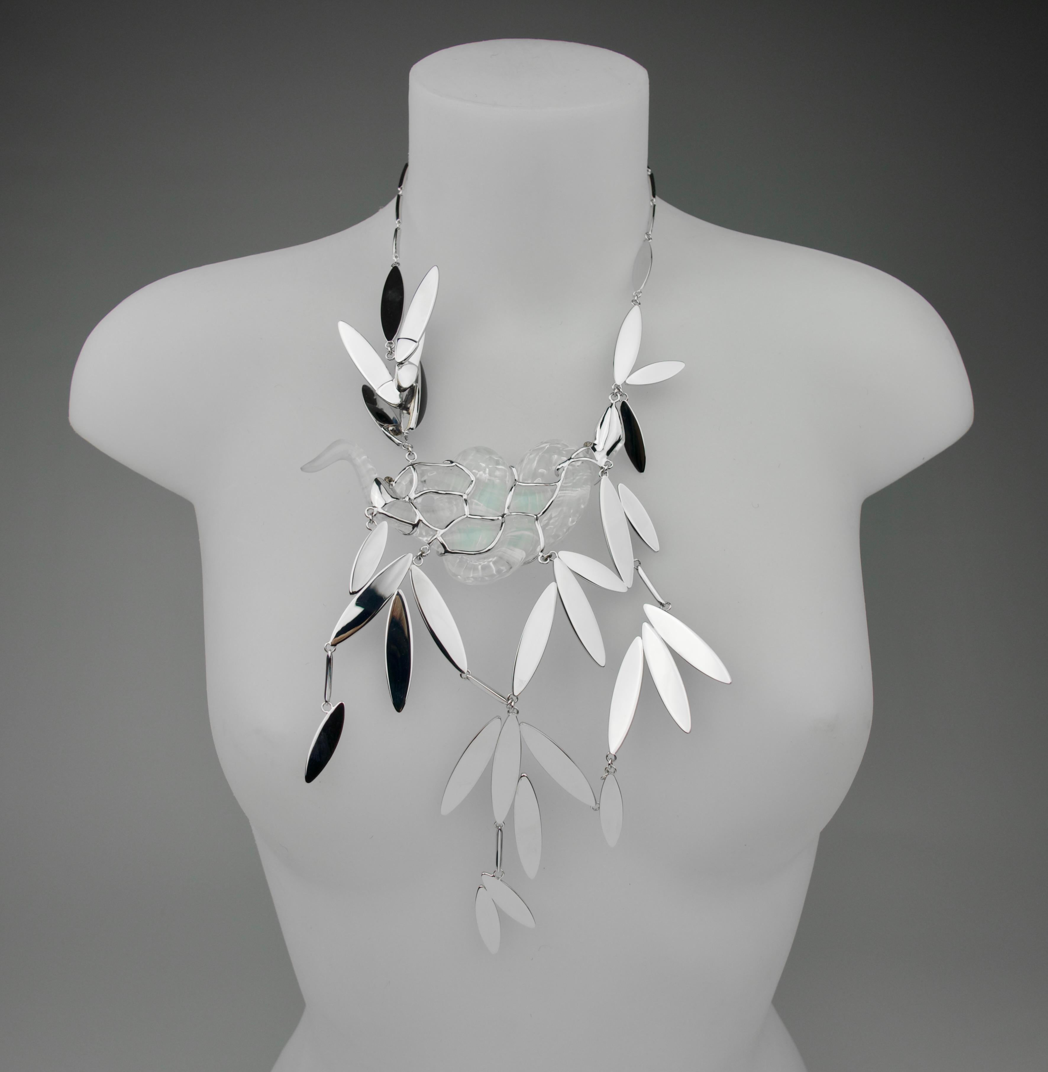 Lalique, Collana a bavaglino in argento 925 