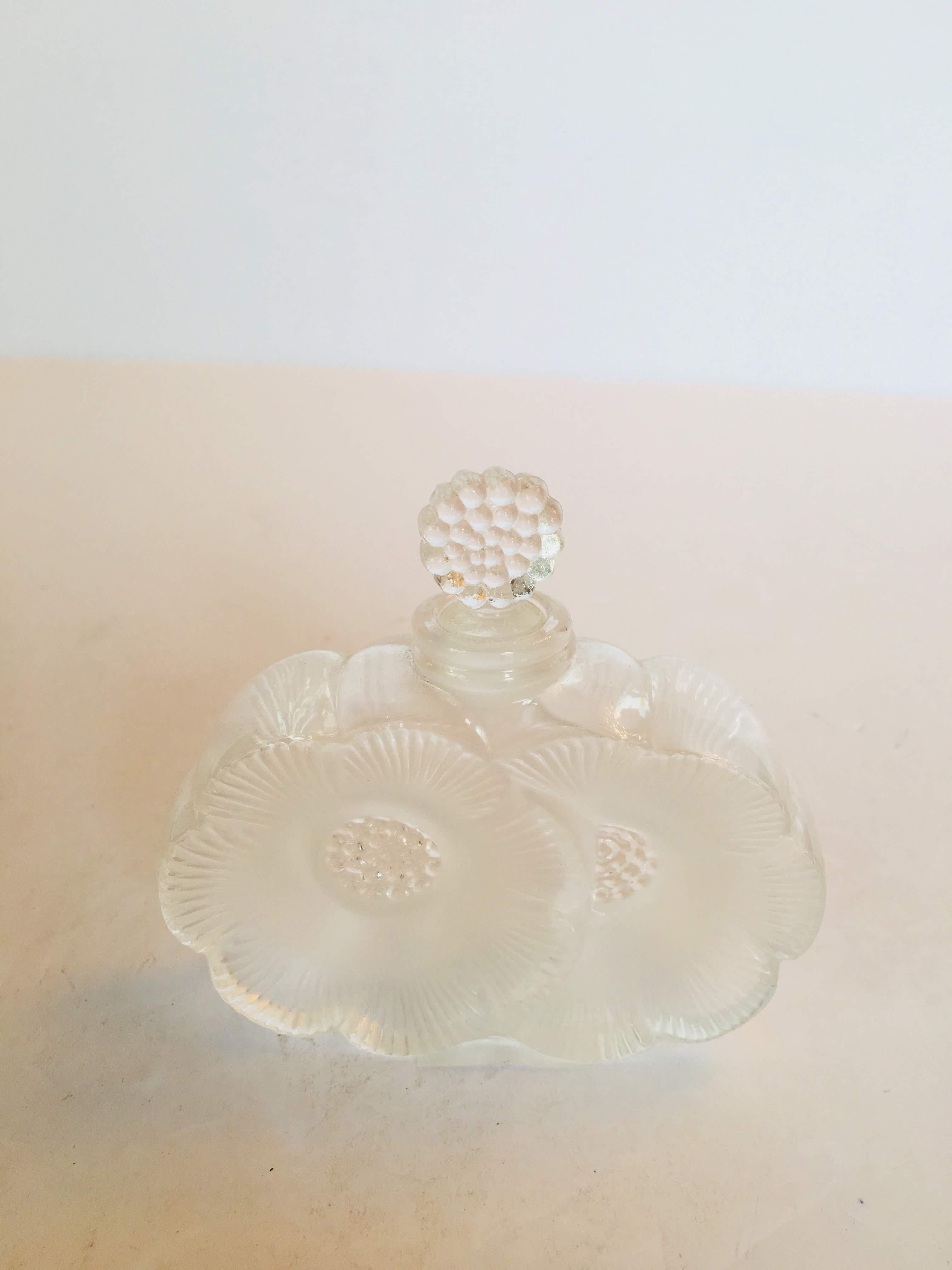 Lalique Anemone Perfume Bottle In Excellent Condition In Bridgehampton, NY