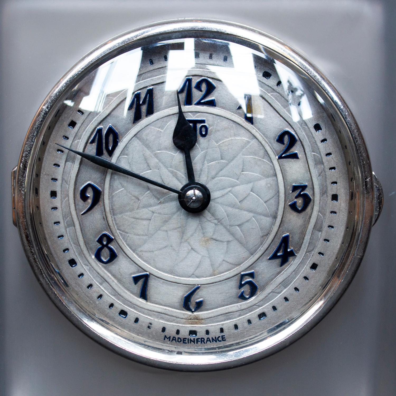 Lalique Art Deco Deux Coqs Clock In Good Condition In Forest Row, East Sussex