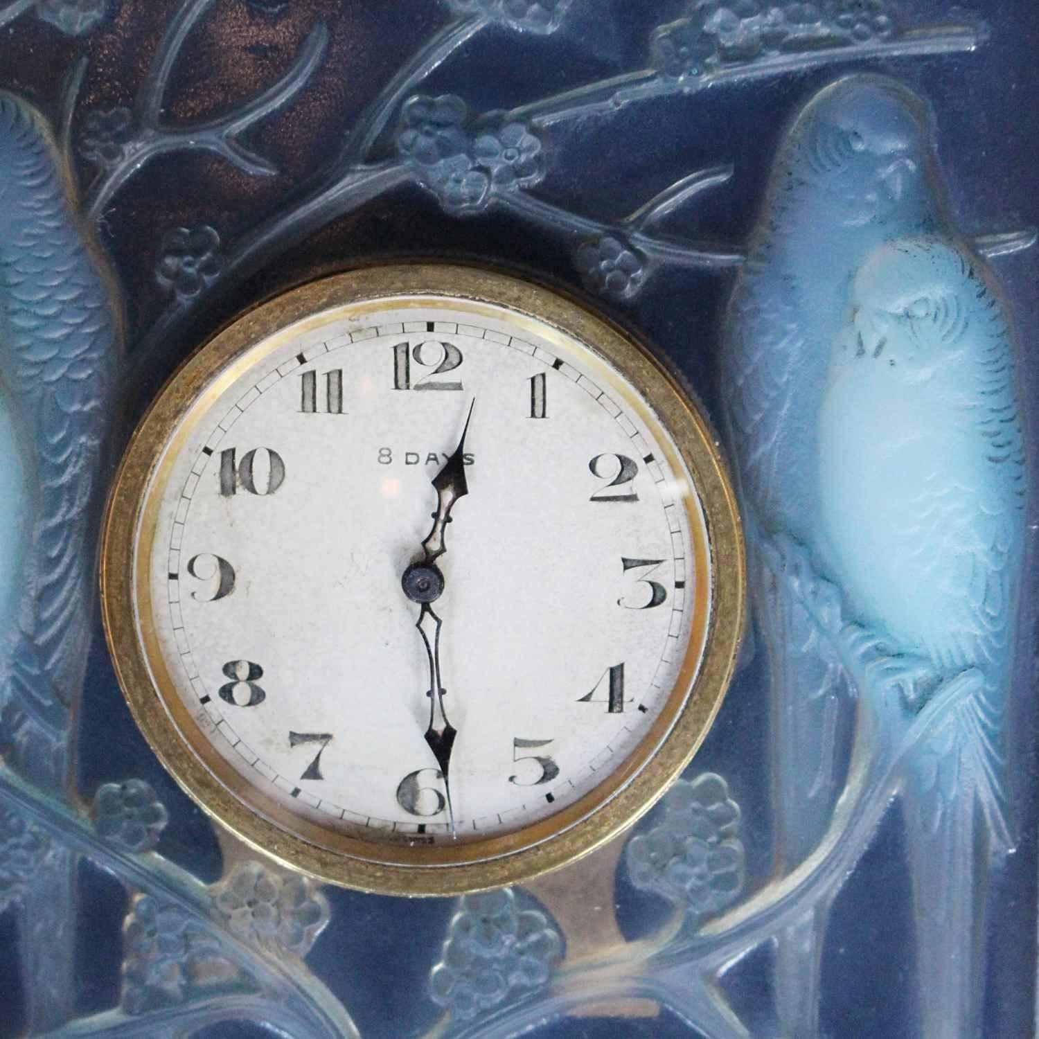 Lalique Art Deco Inseparables Clock In Good Condition In Forest Row, East Sussex