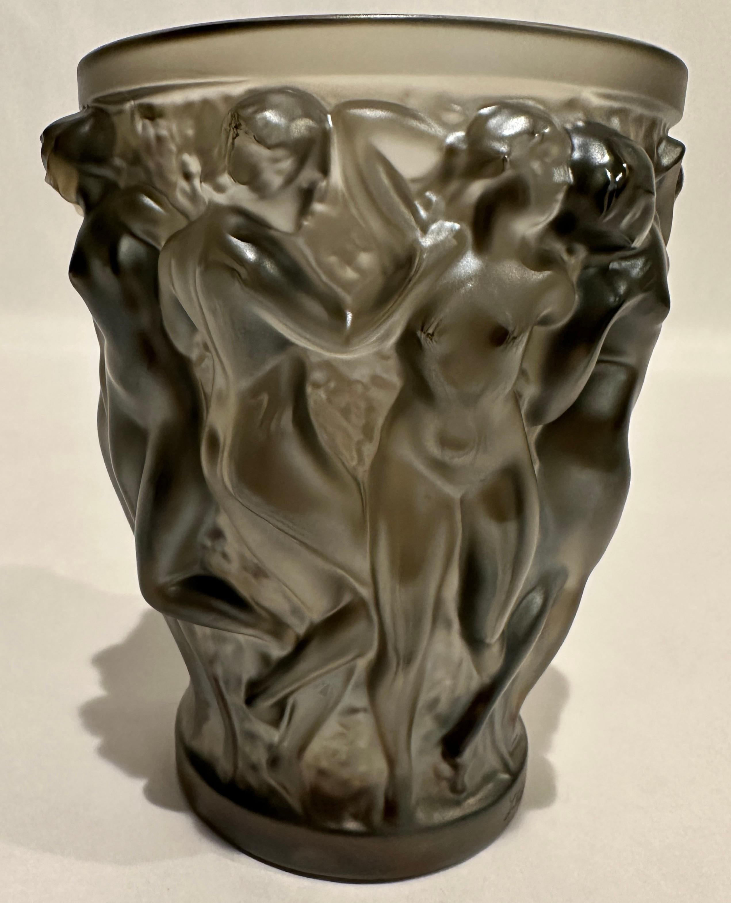 Lalique Bacchantes-Kristallvase aus Bronze im Zustand „Gut“ im Angebot in Norwood, NJ