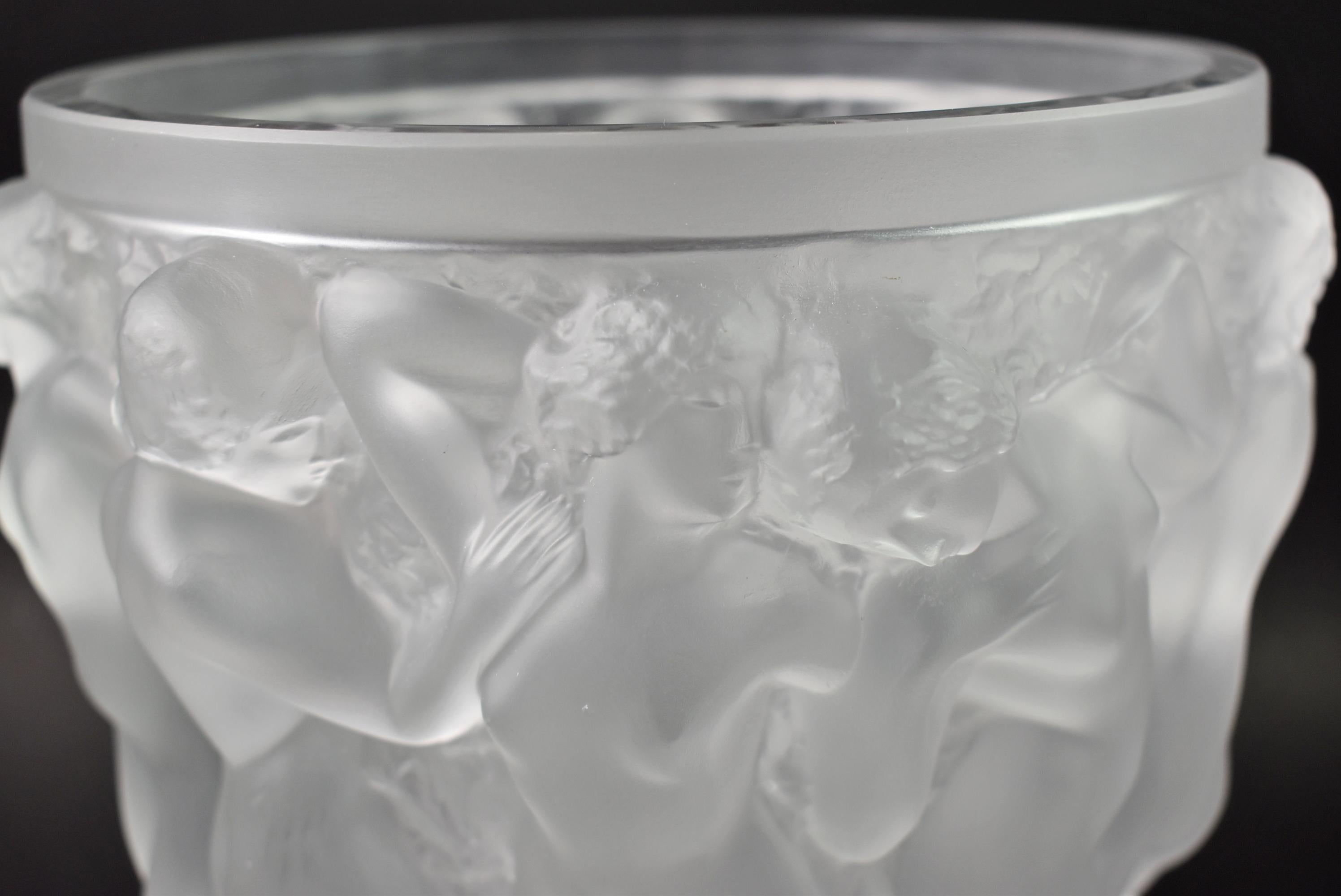 20ième siècle Vase Bacchantes Lalique en vente