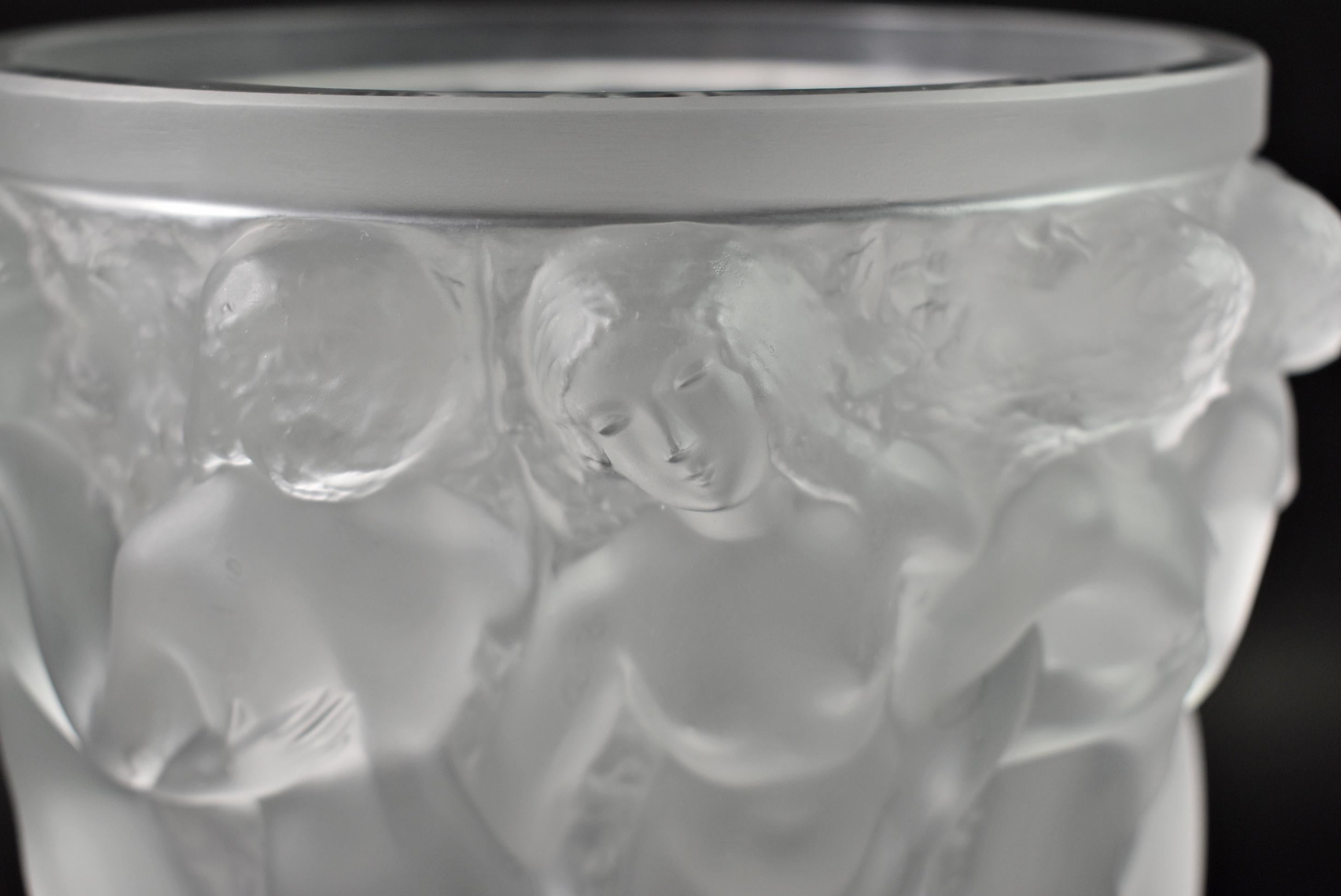 Cristal Vase Bacchantes Lalique en vente