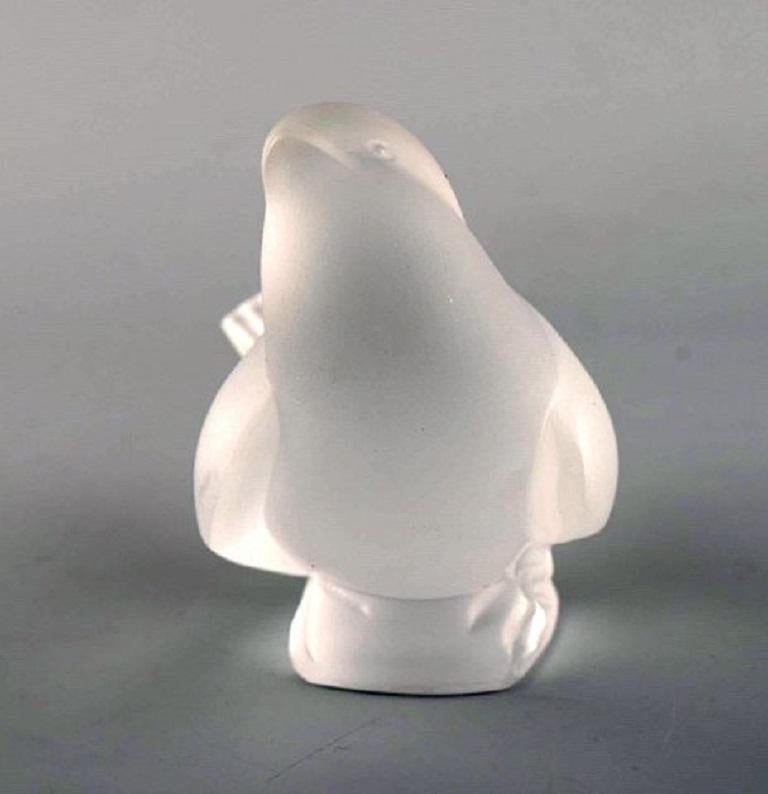 Lalique bird in clear frosted art glass, 1980s.
Measures: 11 x 8.5 cm.
In excellent condition.
Engraved signature.
