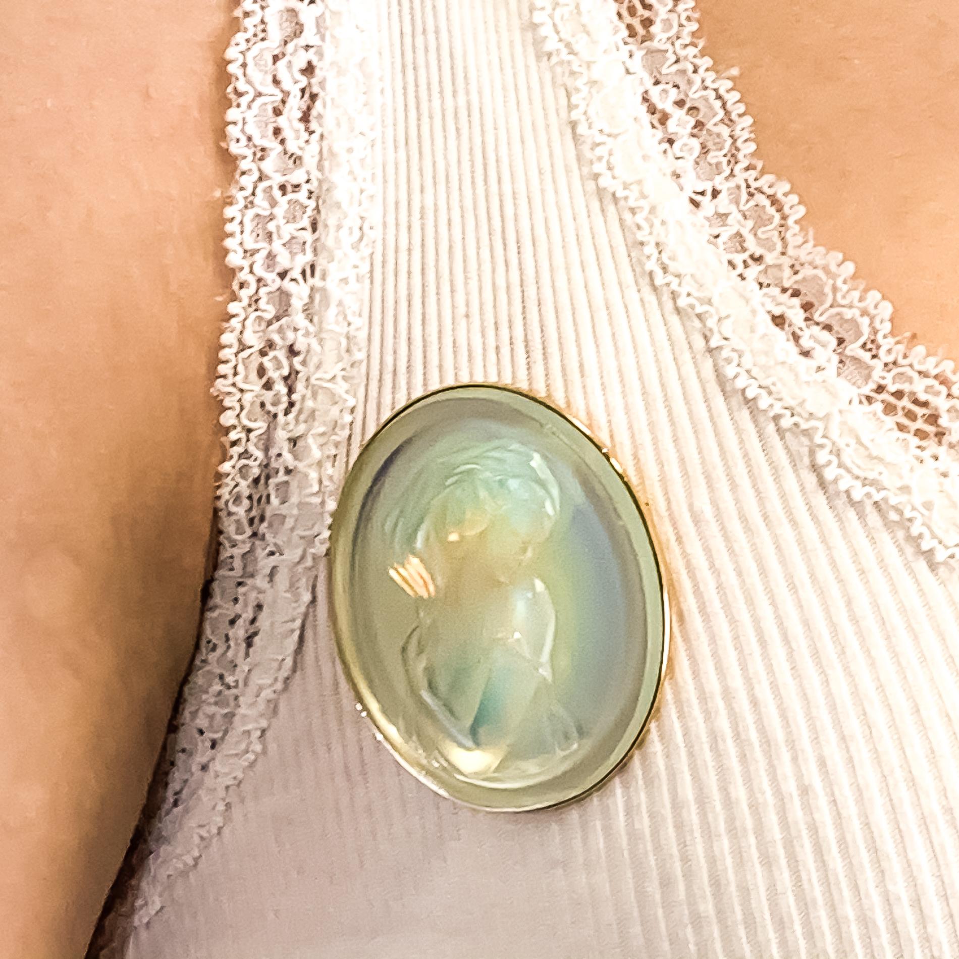 Lalique Carved Crystal Brooch  In New Condition In Carlsbad, CA