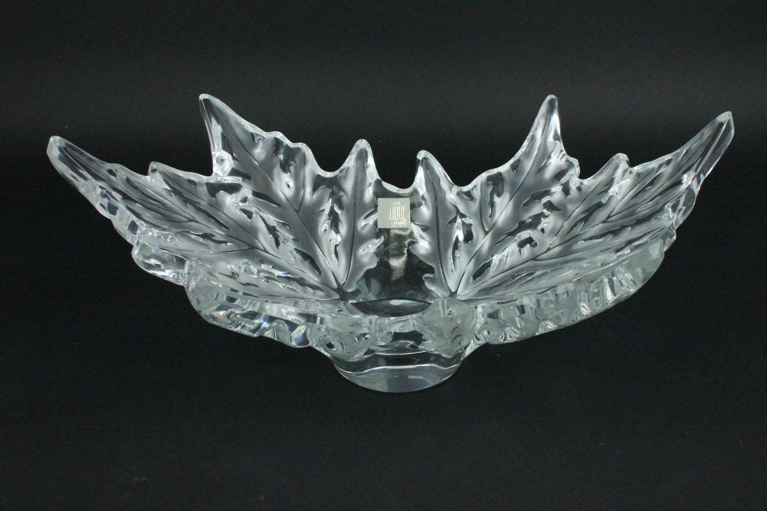 Lalique Champs-èlysèes Schale aus klarem und mattiertem Glas (Mattiert) im Angebot