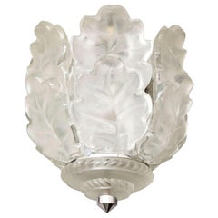 Lustre Lalique "Chene" (en anglais)