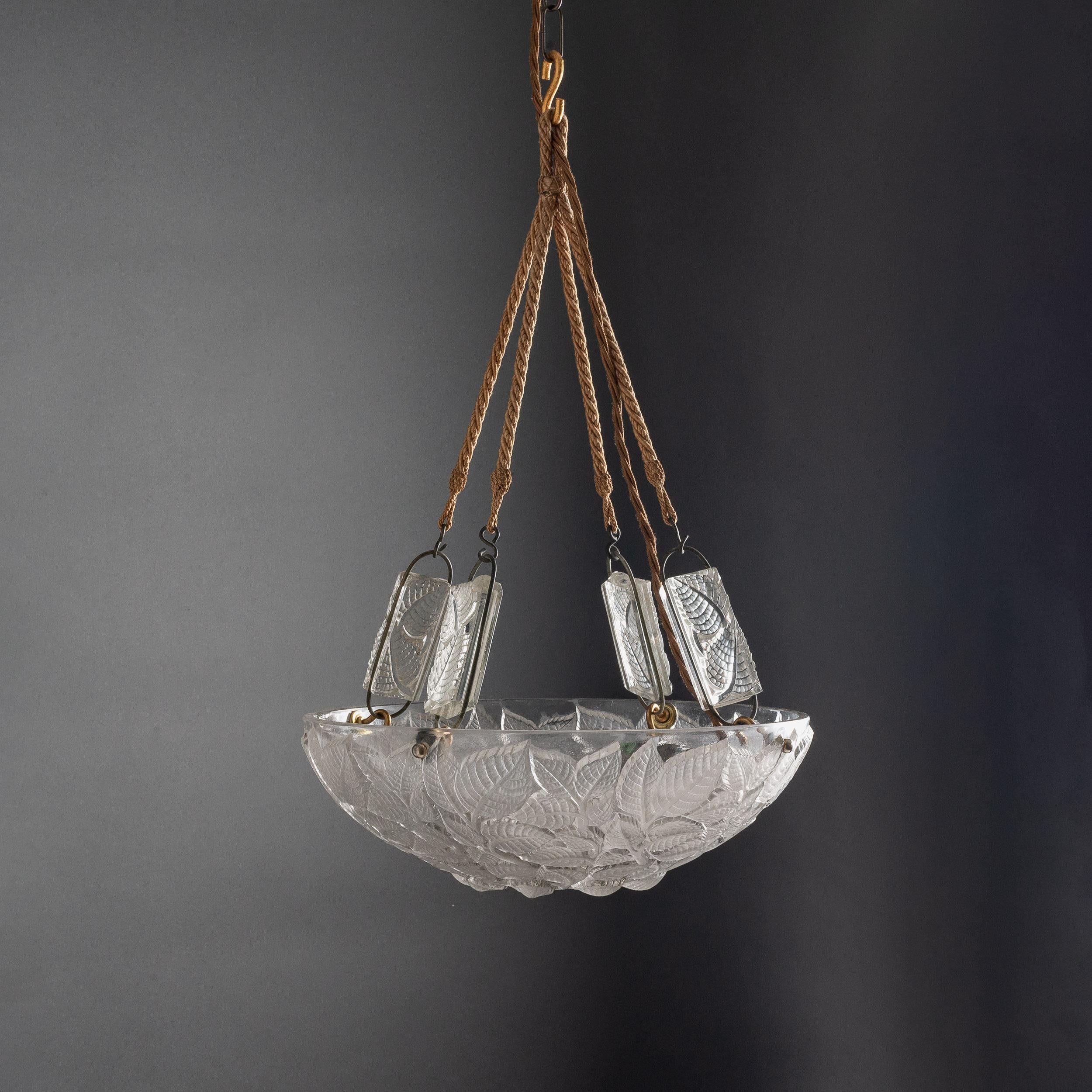 Vetro Plafoniera 'Charmes' di Lalique in vendita