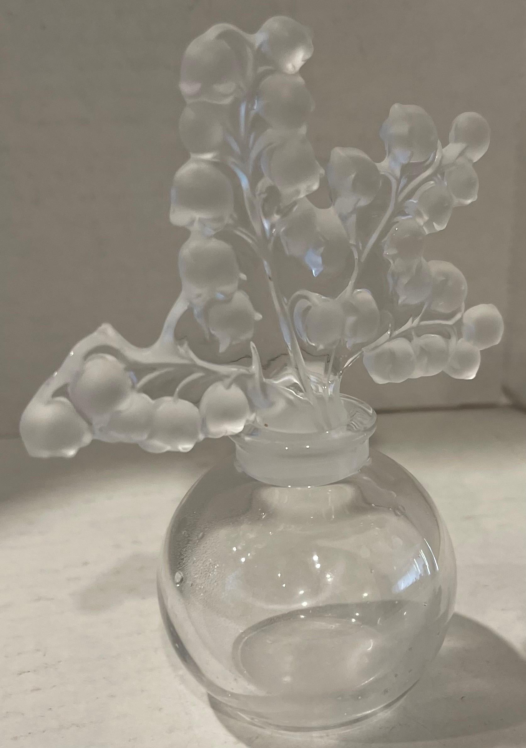 Art Nouveau Bottiglia di profumo in vetro Lalique Clairefontaine Lily of the Valley in vendita
