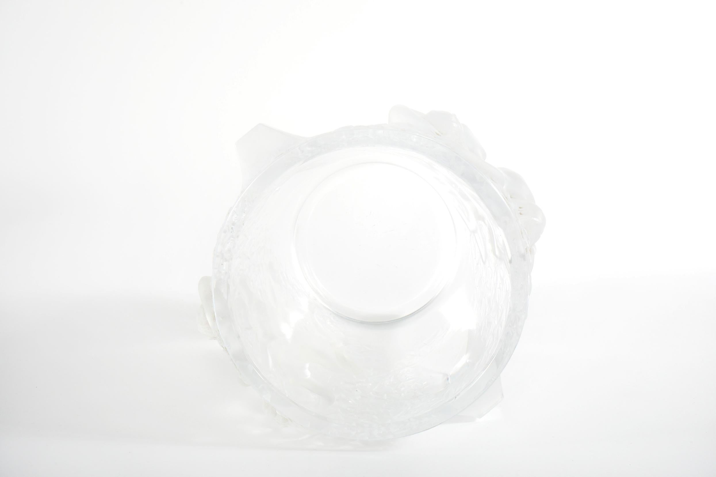 20ième siècle Rafraîchisseur de bar / vaisselle de table cristal Lalique en vente