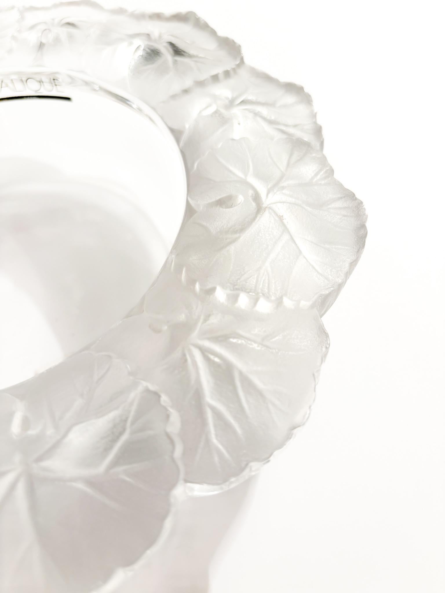 Lalique Crystal Centerpiece Bowl Honfleur Collection 1970s In Good Condition In Milano, MI