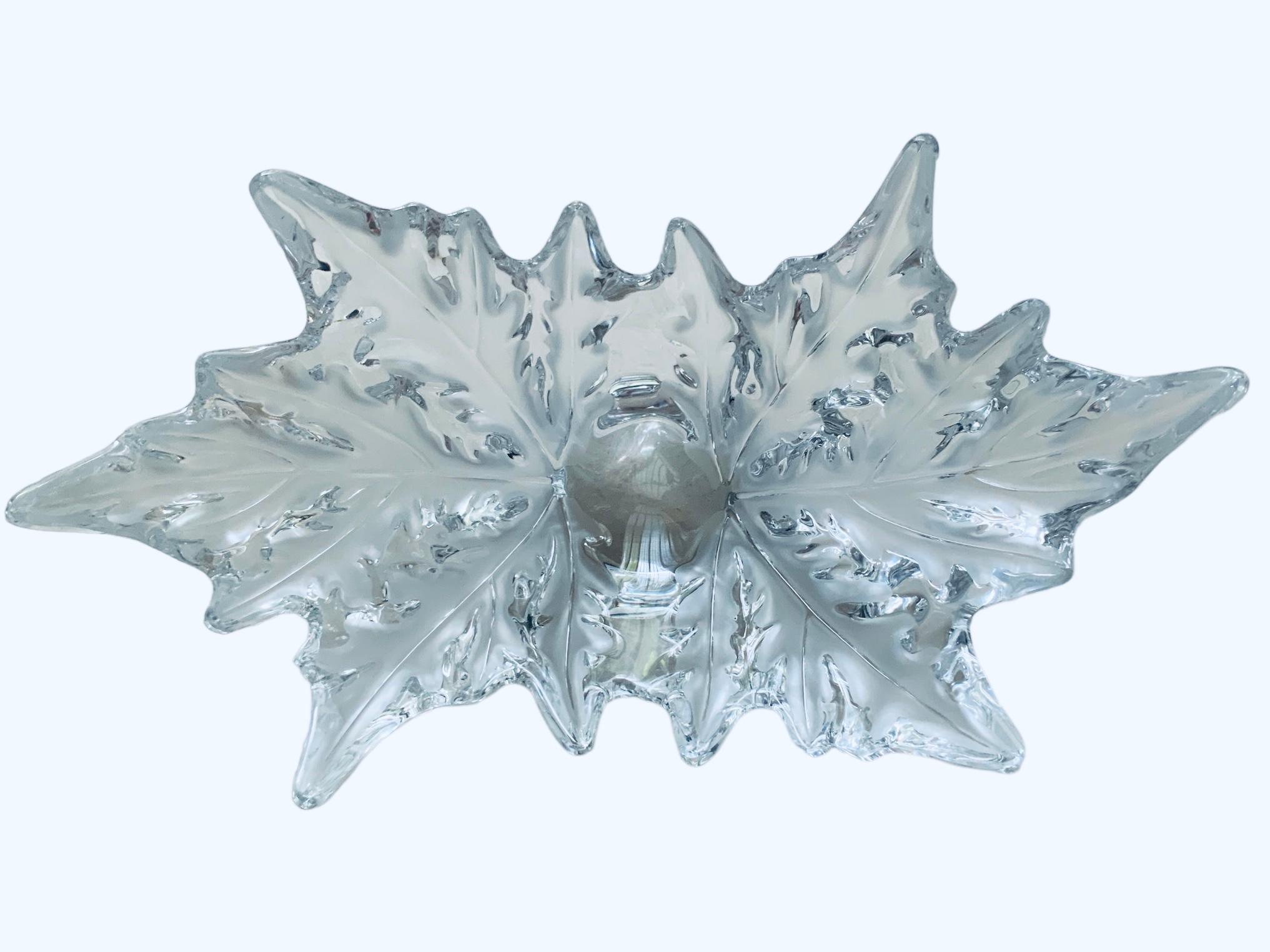 Lalique Crystal Champs-Elysees Bowl Vase In Good Condition For Sale In Guaynabo, PR