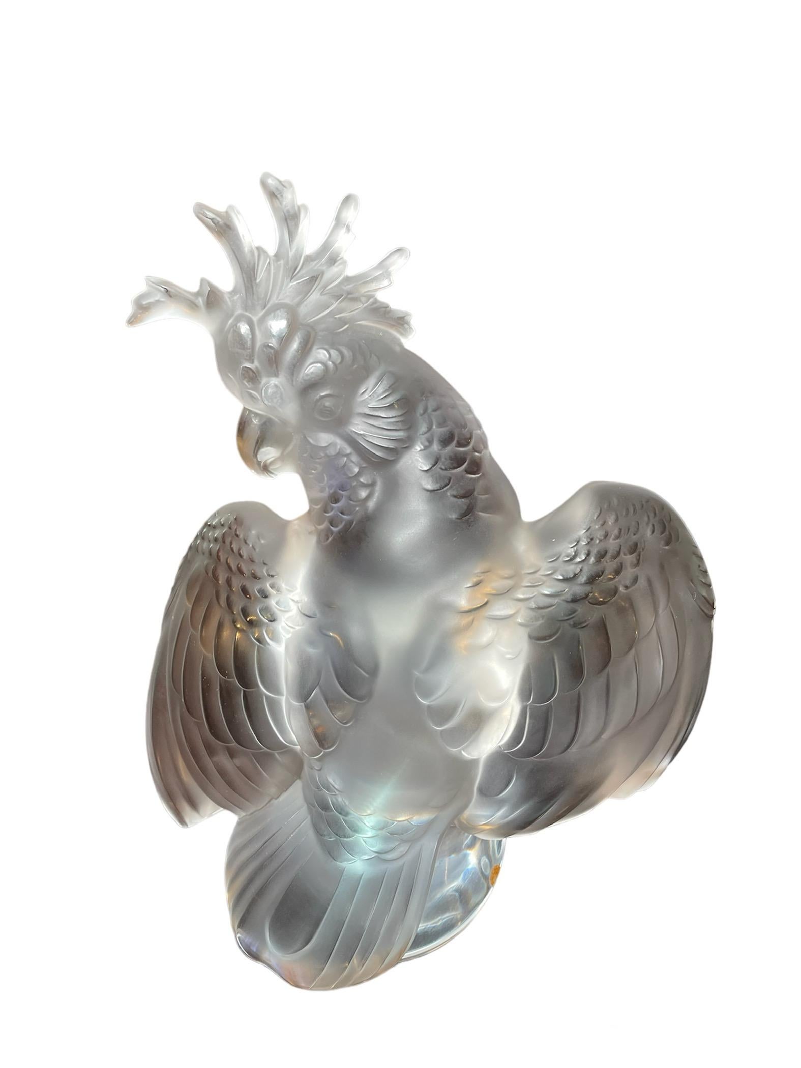 Sculpture de cockatiel en cristal Lalique  Bon état - En vente à Guaynabo, PR