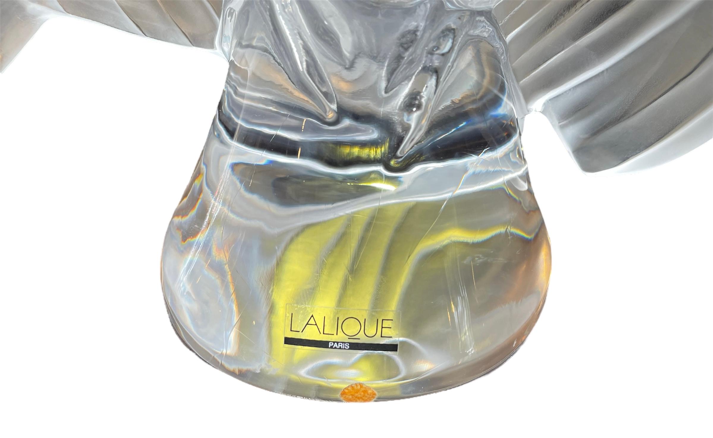20ième siècle Sculpture de cockatiel en cristal Lalique  en vente