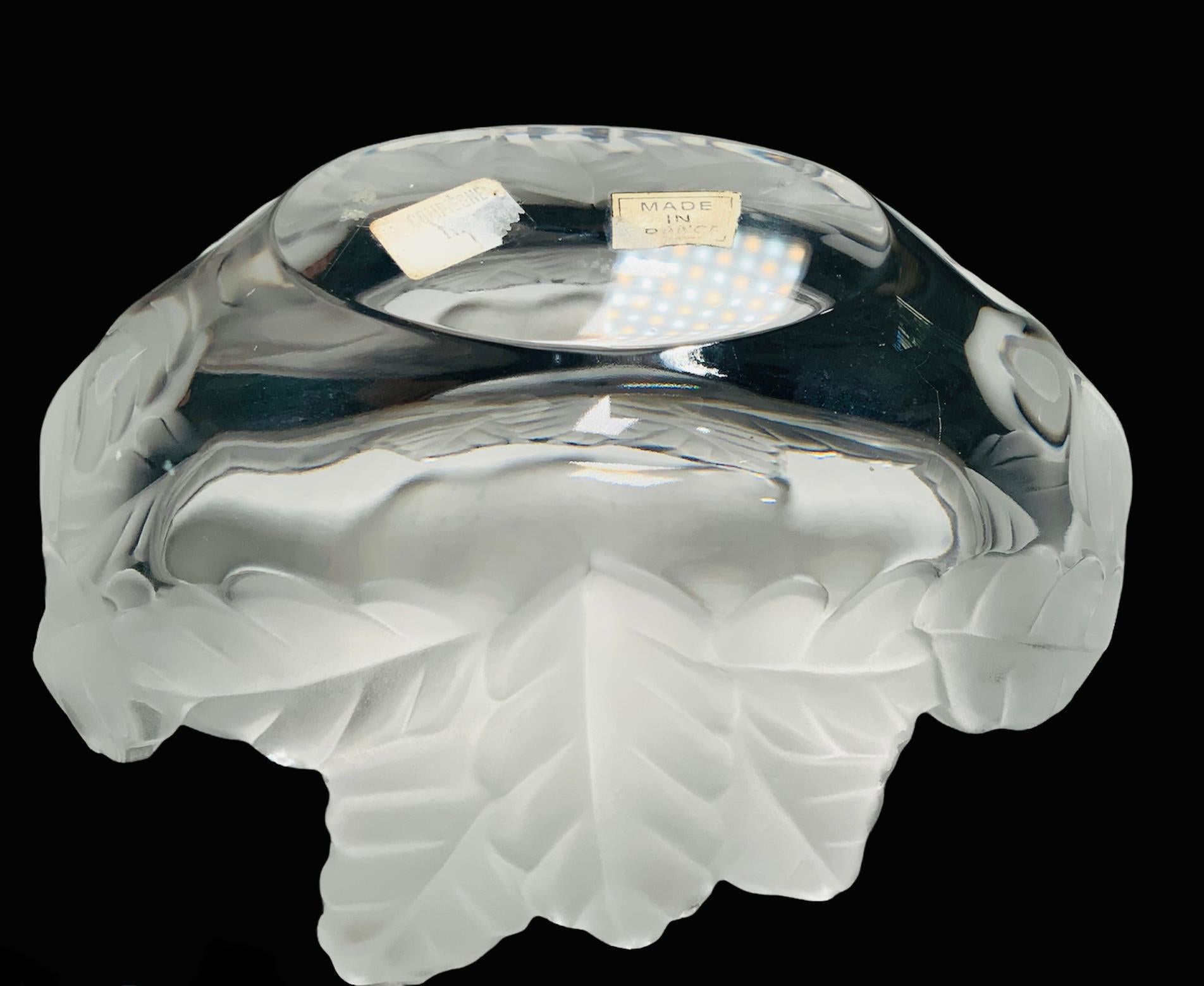 Lalique Crystal Compiegne Jardiniere Bowl In Good Condition In Guaynabo, PR