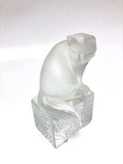 Lalique Crystal Curious Cat Sculpture Figurine
