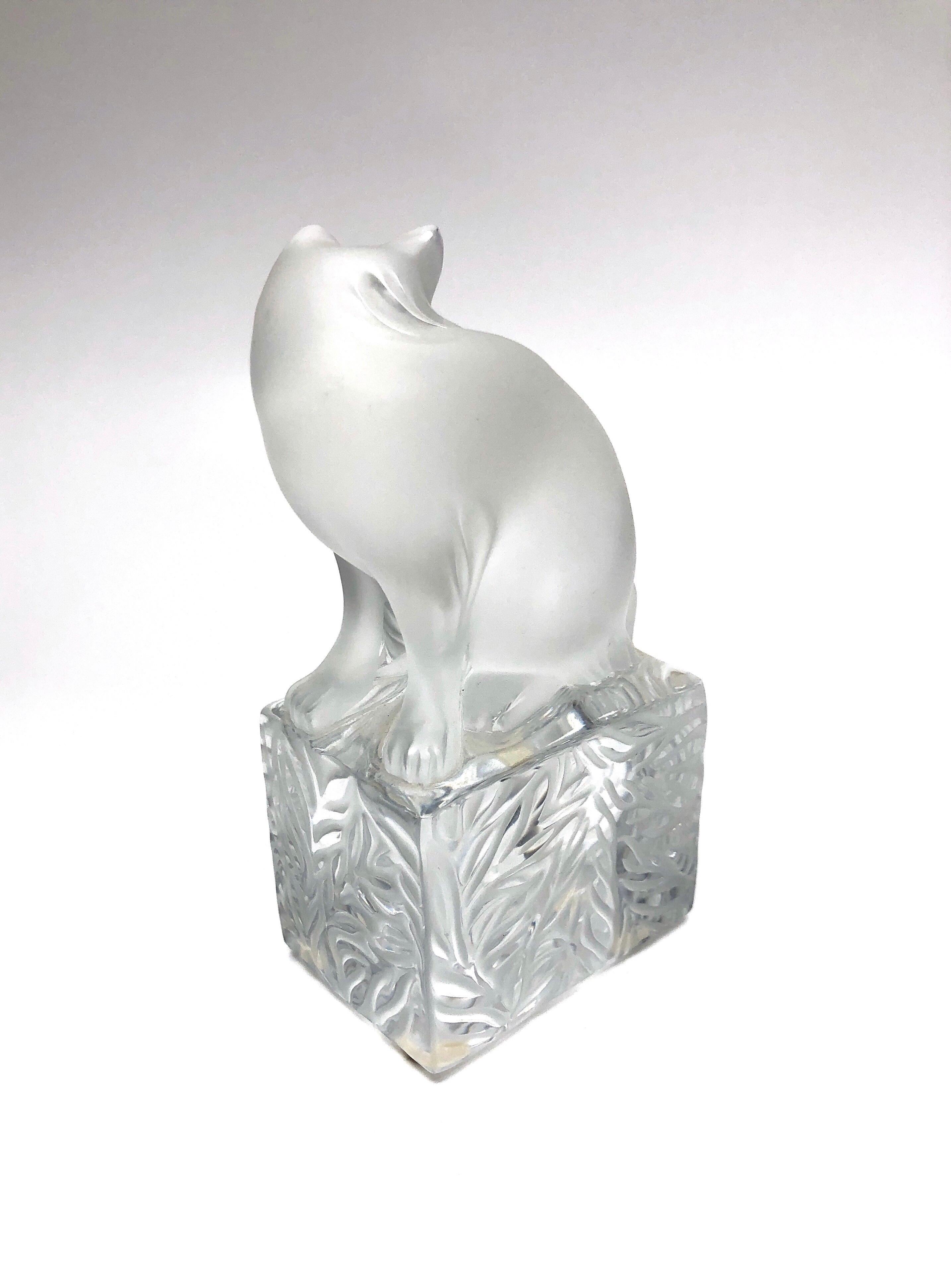 lalique cat sculpture