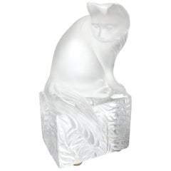 Sculpture de chat curieux en cristal de Lalique Figurine