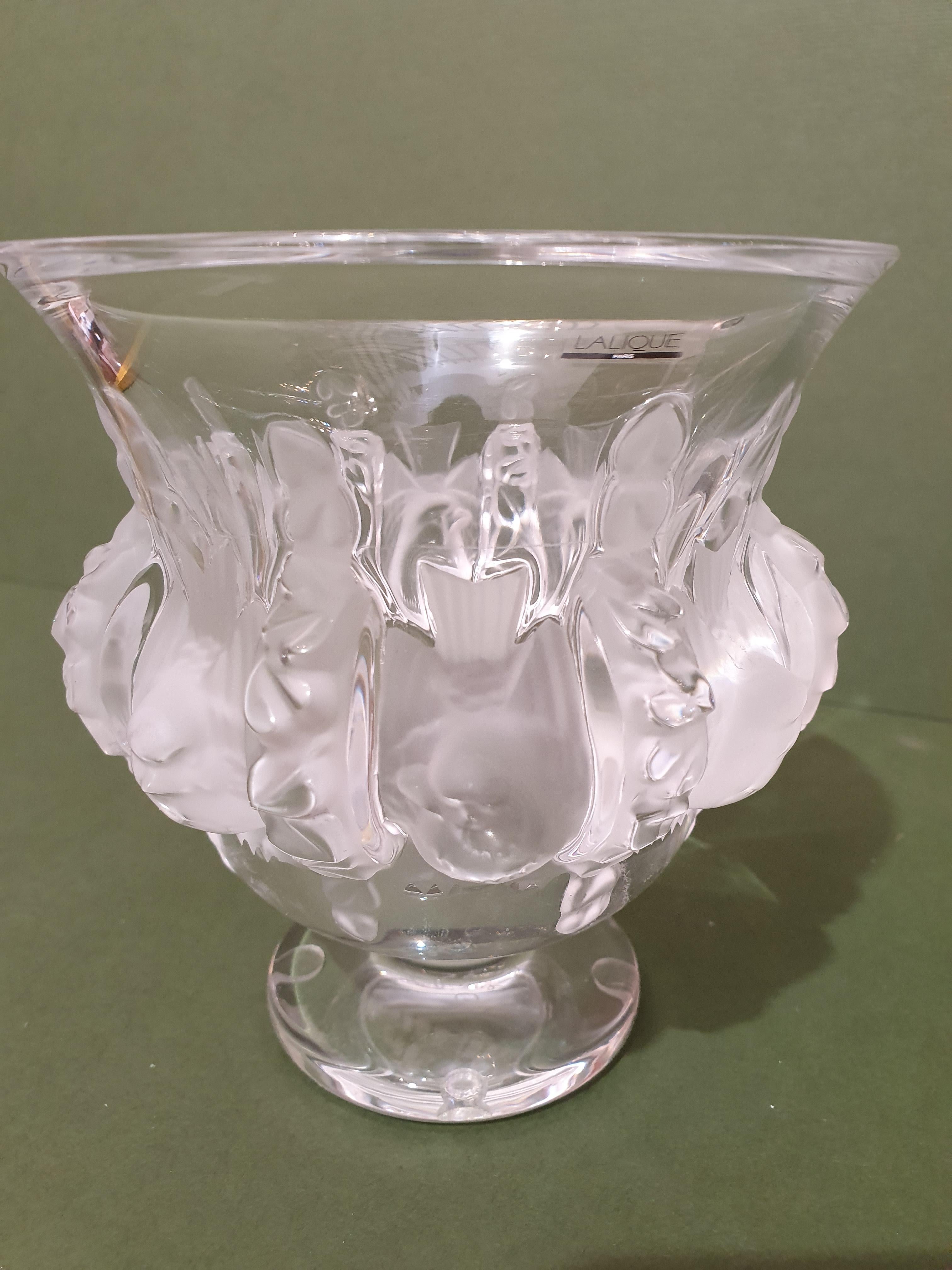 Vase „Dampierre“ aus Lalique-Kristall, Frankreich, Modern, 2017 im Zustand „Neu“ im Angebot in Cagliari, IT