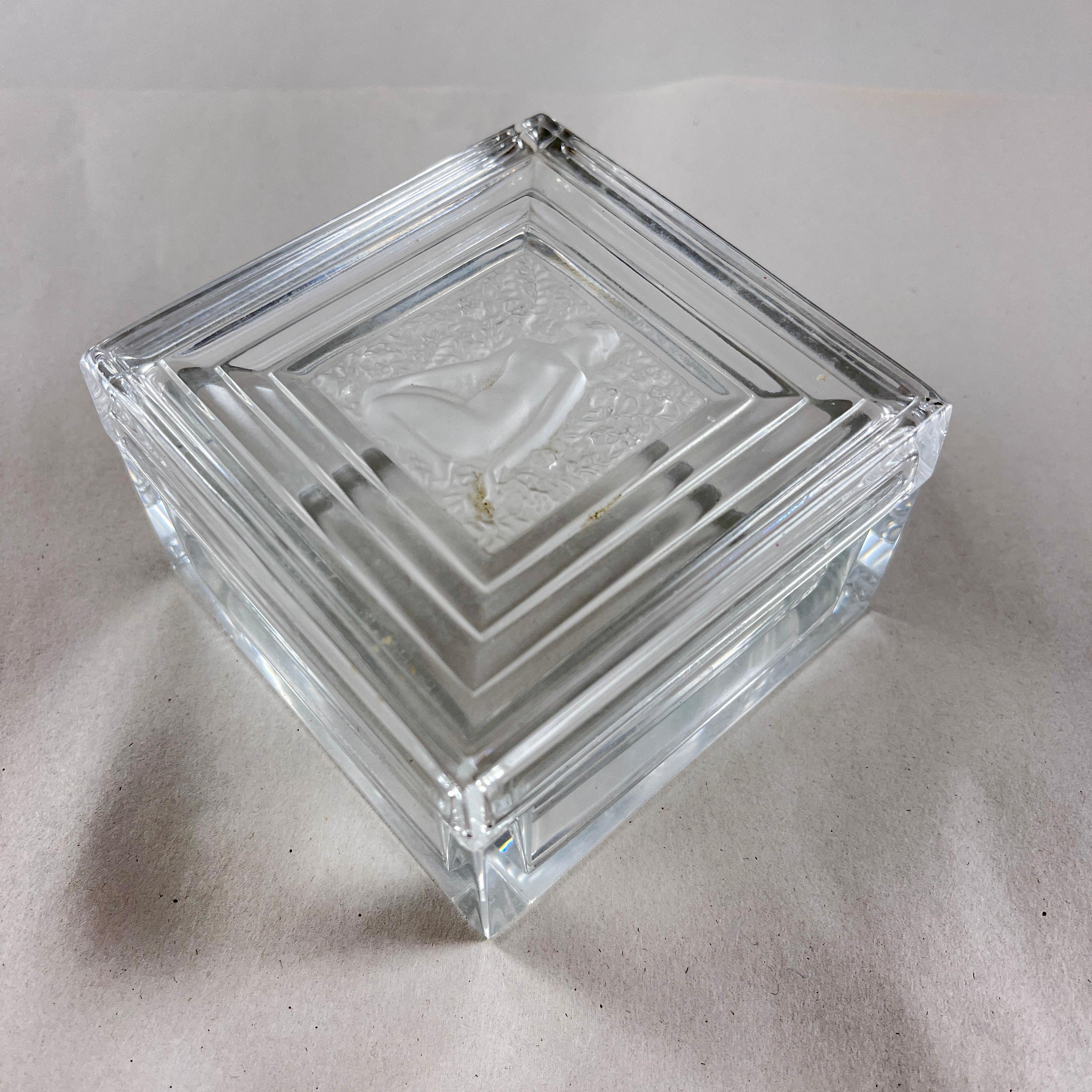 French Lalique Crystal ‘Duncan’ Square Trinket Box For Sale