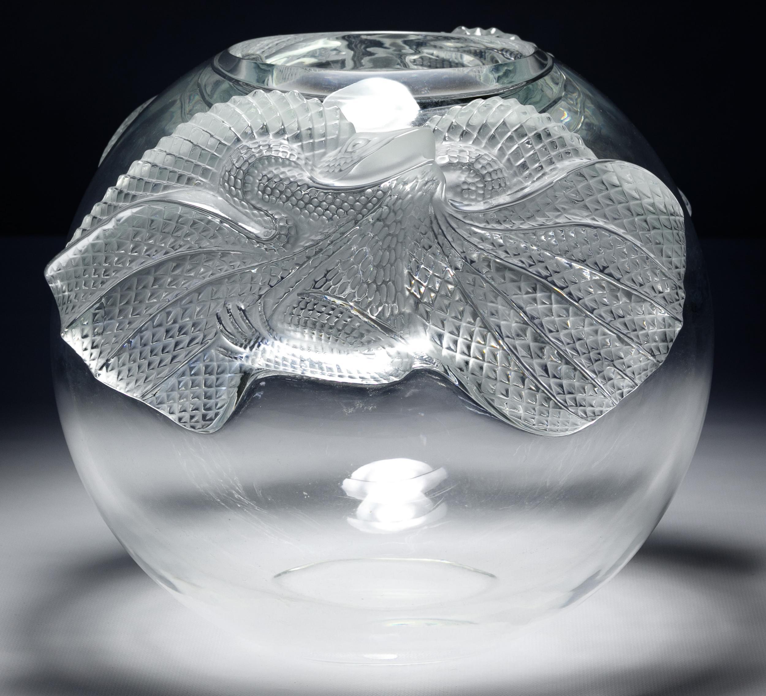 Lalique Crystal 'Erimaki' Bowl, France, 1980s In Good Condition In Los Angeles, CA