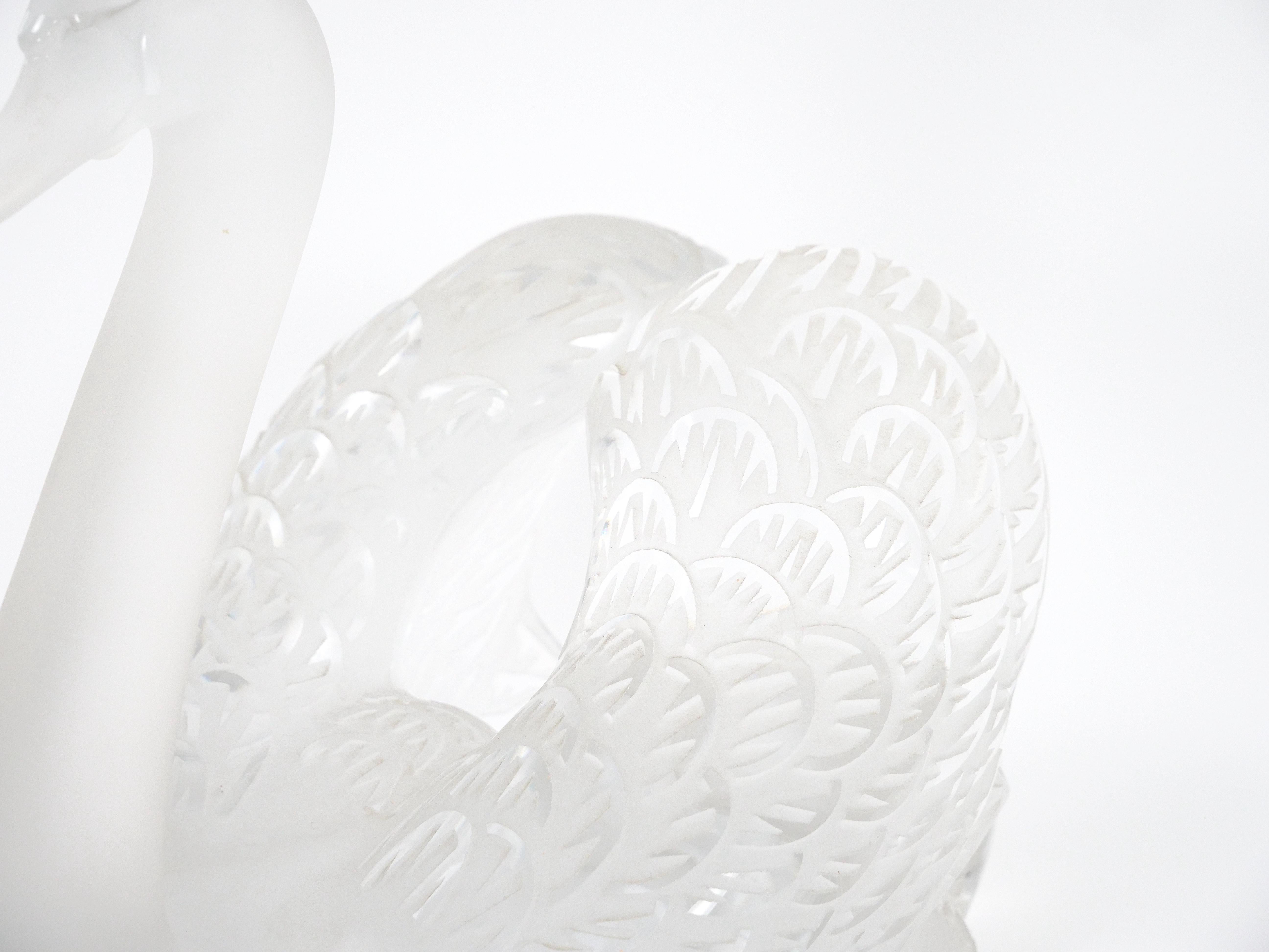  Lalique Kristall mattiert Kopf Downs Swan Skulptur ruht auf gespiegelten Plateau im Angebot 9
