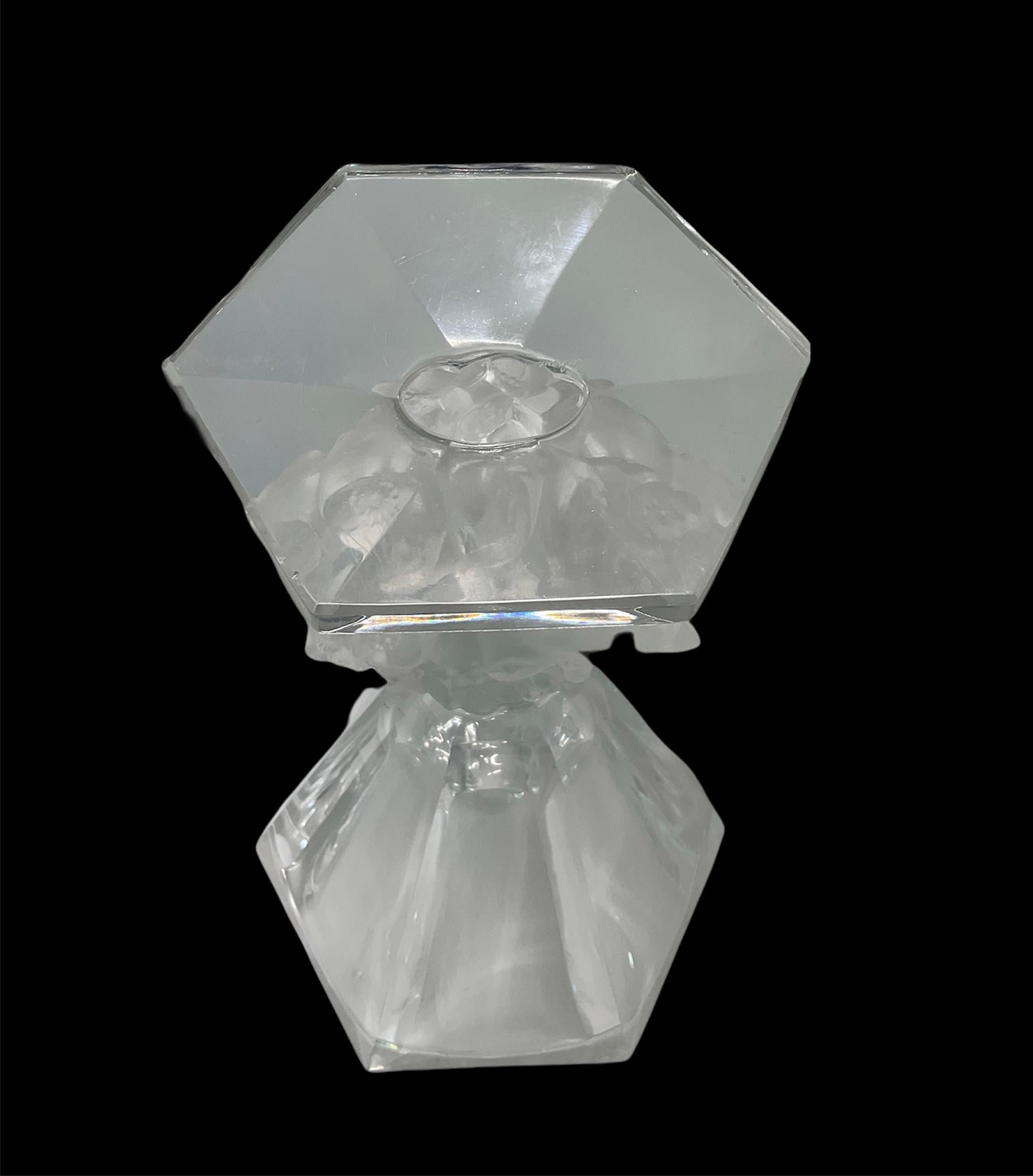 Vase à fleurs Mesange en cristal Lalique Bon état - En vente à Guaynabo, PR