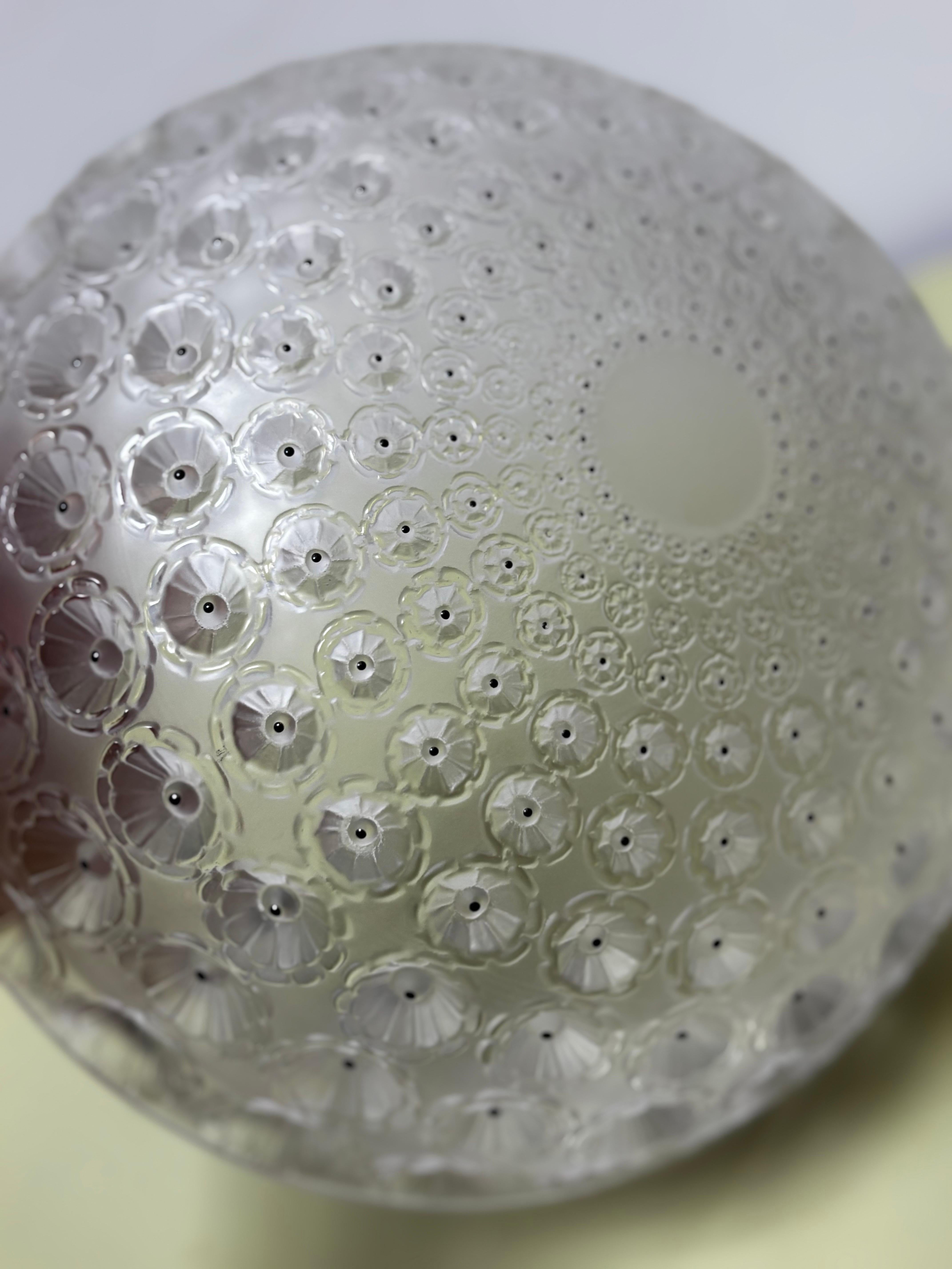 Francese Ciotola Nemours in cristallo di Lalique in vendita