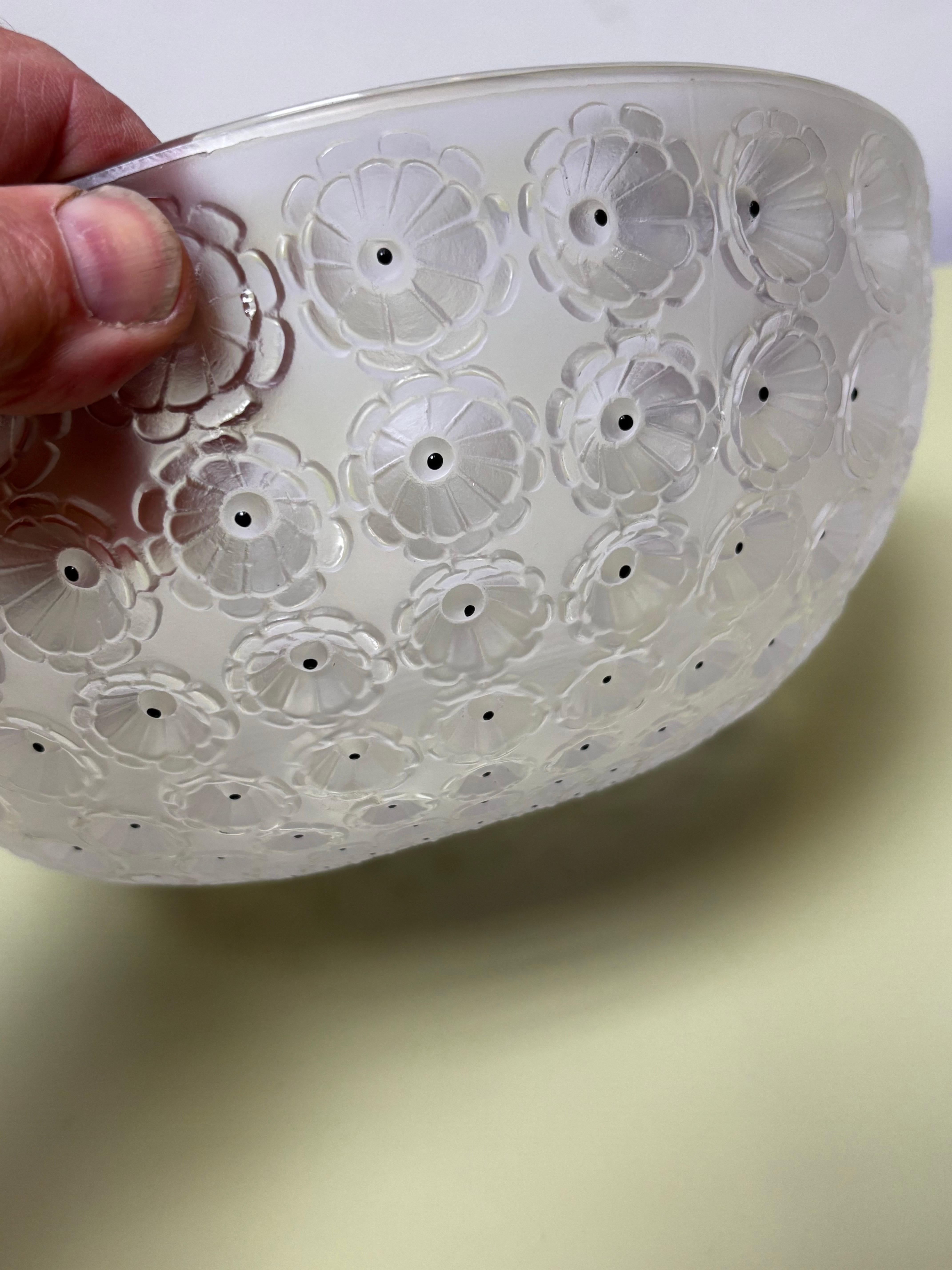 Inizio XX secolo Ciotola Nemours in cristallo di Lalique in vendita