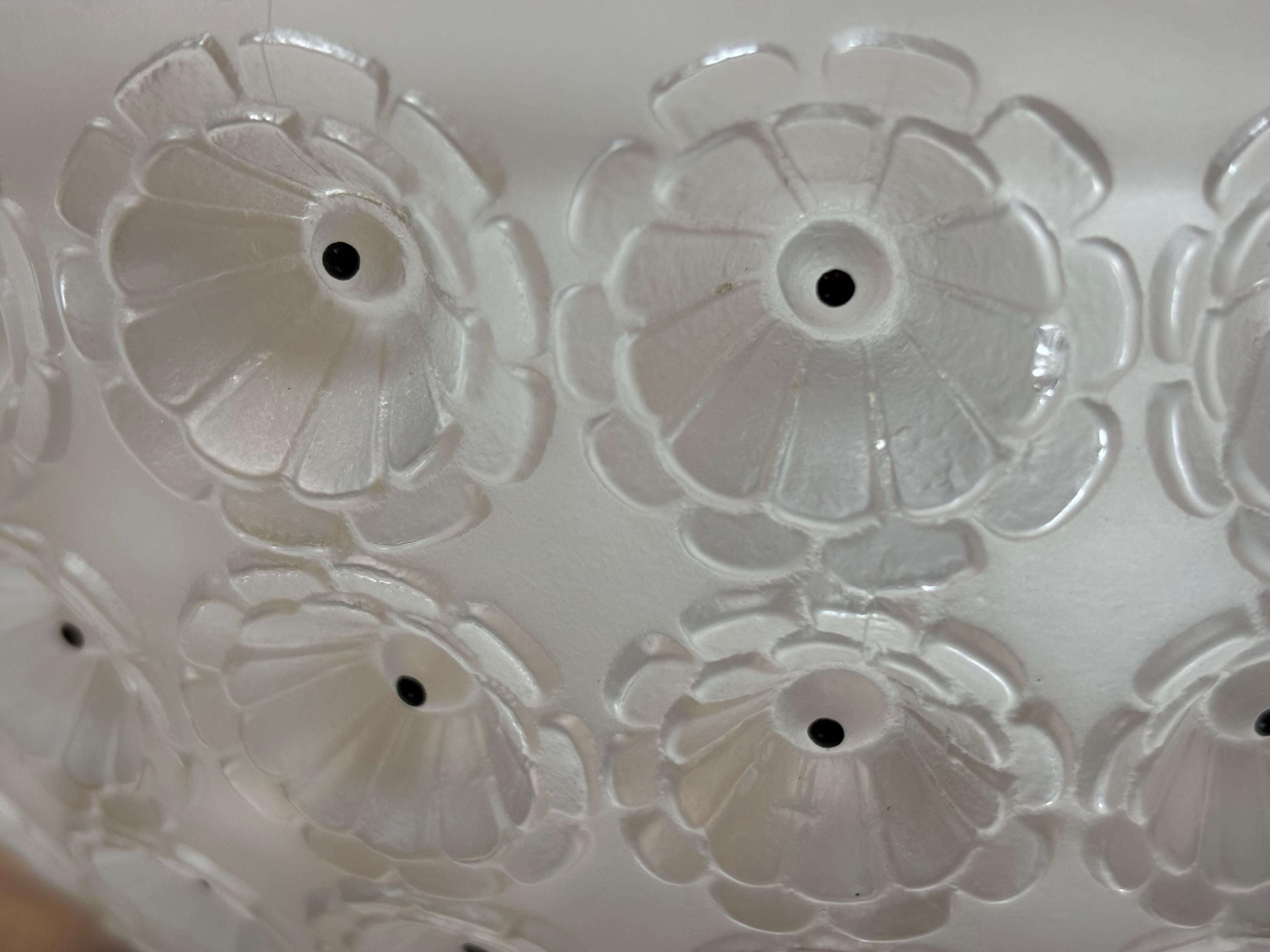 Vetro artistico Ciotola Nemours in cristallo di Lalique in vendita