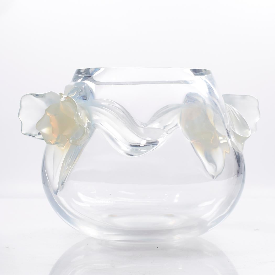 Lalique Crystal Orchidee Vase Orchid Opalescent Clear In Good Condition For Sale In Countryside, IL