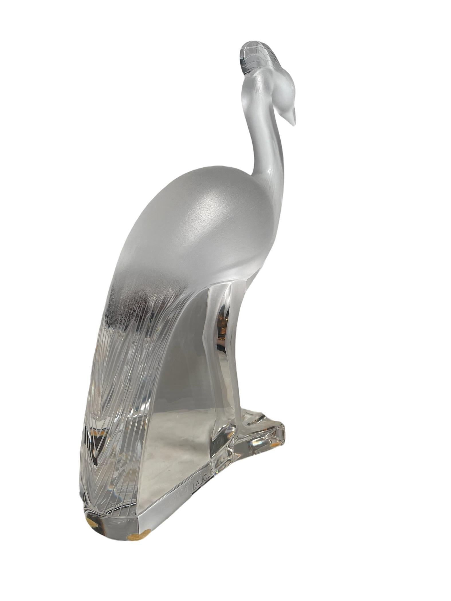 Sculpture de paon en cristal Lalique  Bon état - En vente à Guaynabo, PR