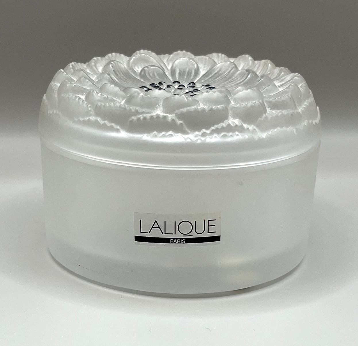 Art Deco Lalique crystal powder box / vanity box, Dahlia model - signed For Sale