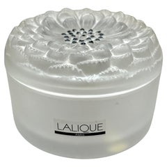 Scatola per cipria / vanity box in cristallo di Lalique, modello Dahlia - firmata