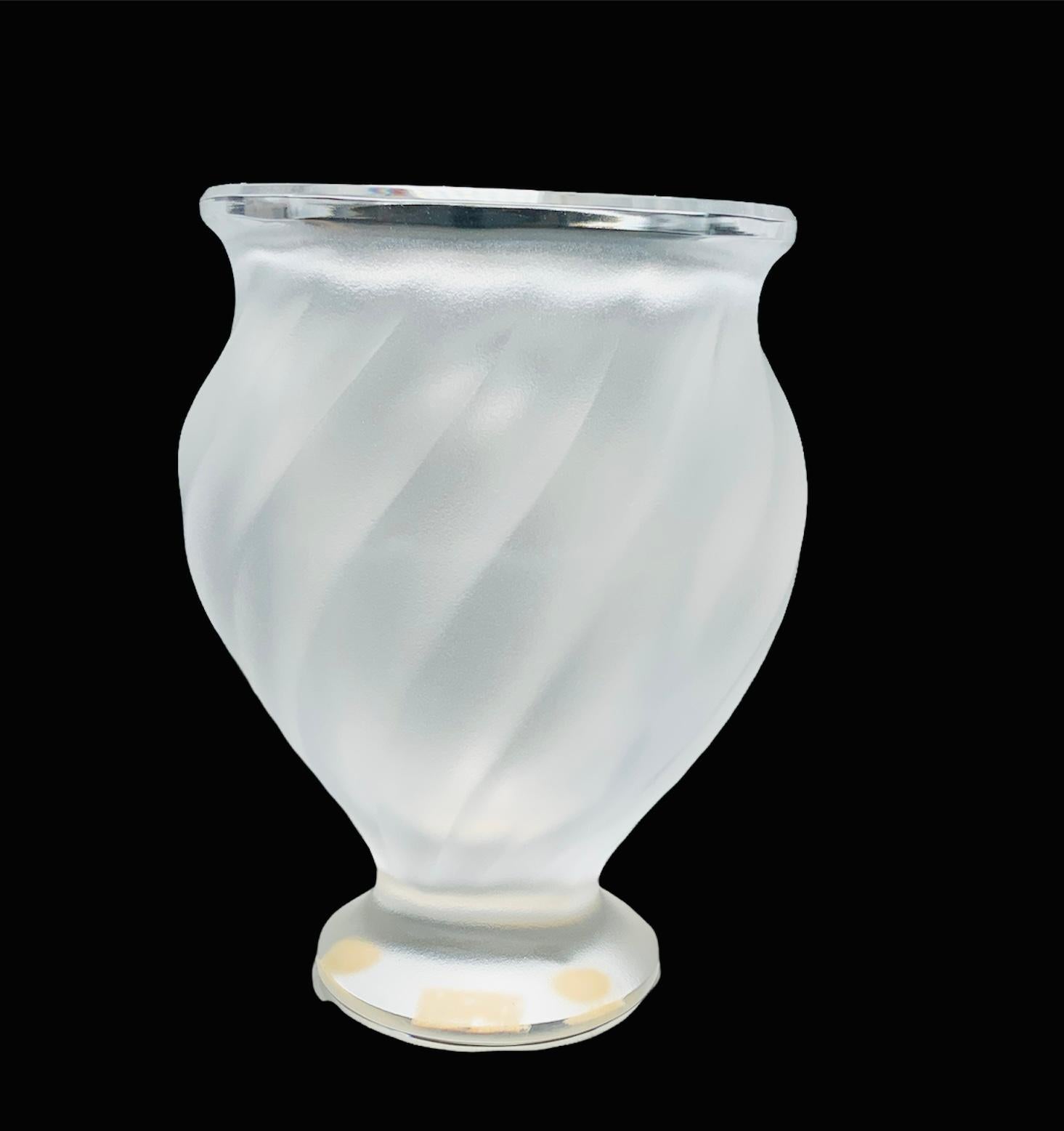 lalique birds vase