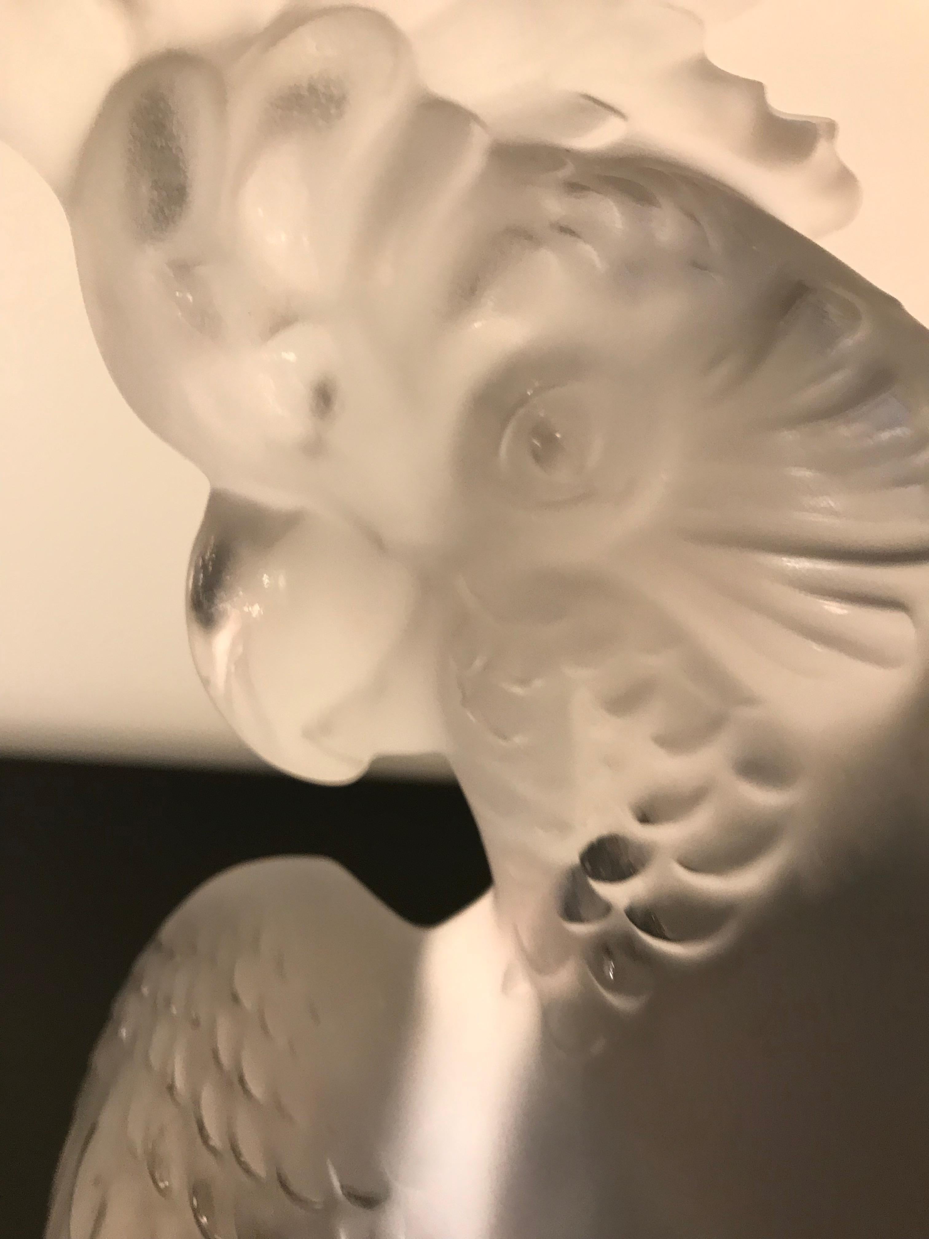 Sculpture en cristal - Oiseau Cockatoo de Lalique en vente 9