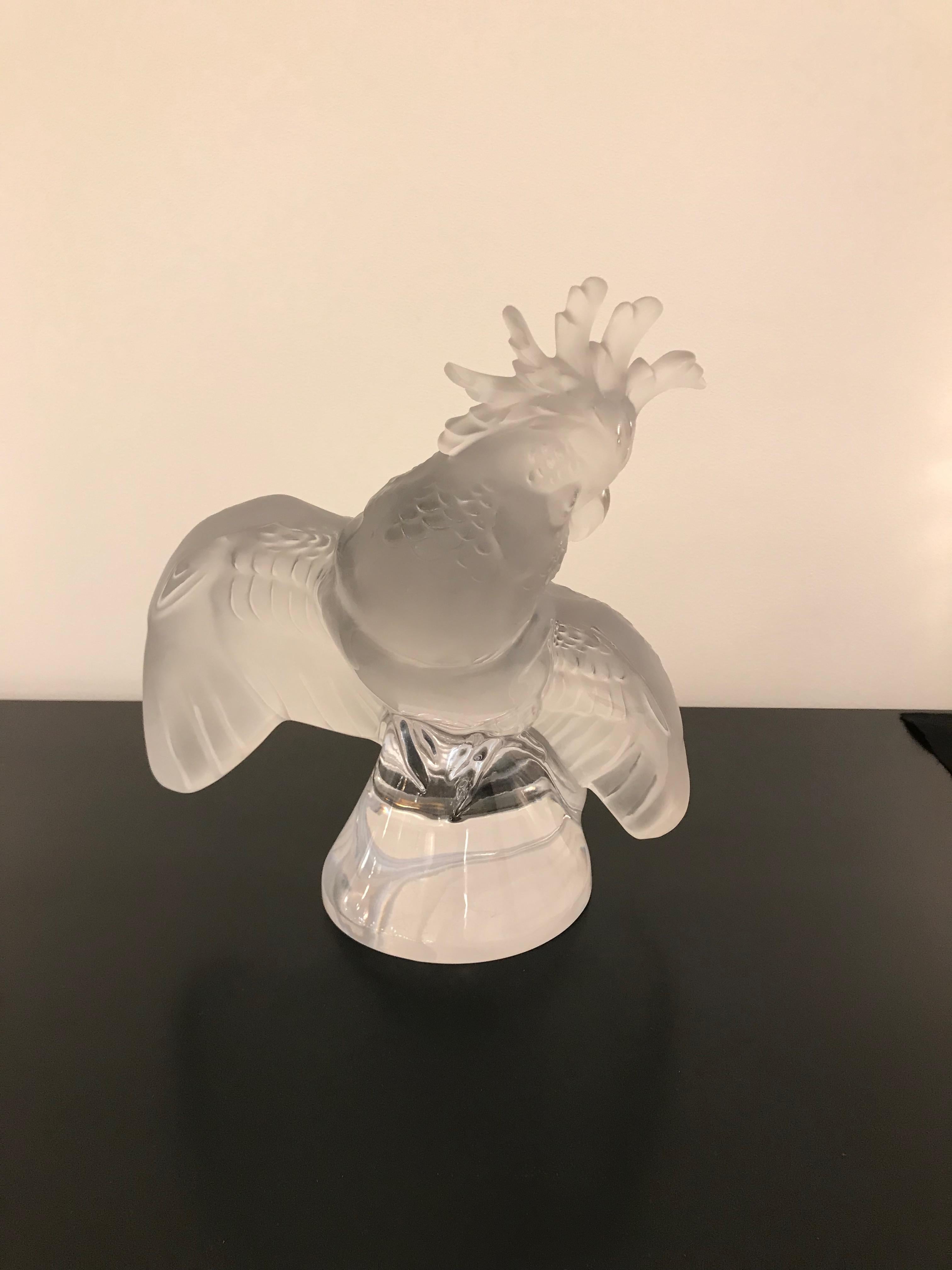 Kristall-Skulptur „Cockatoo-Vogel“ von Lalique im Zustand „Hervorragend“ im Angebot in North Bergen, NJ