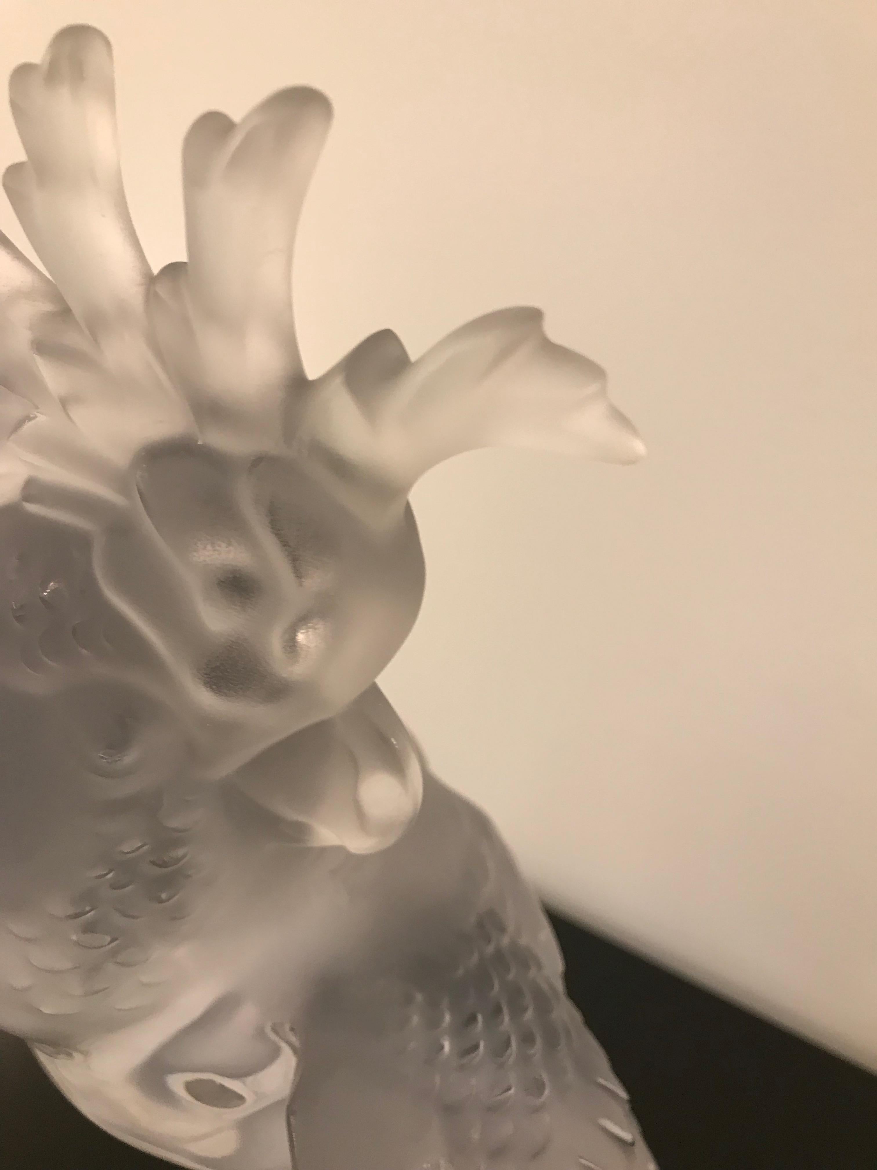Sculpture en cristal - Oiseau Cockatoo de Lalique en vente 2