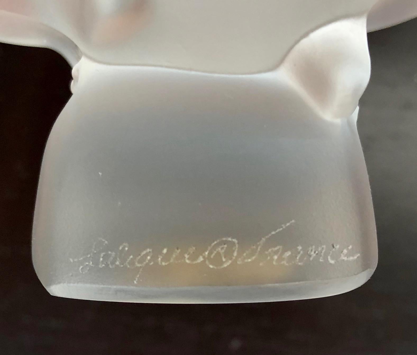 Lalique Crystal Sparrow Bird Sculpture Paperweight, France In Good Condition In Rome, IT