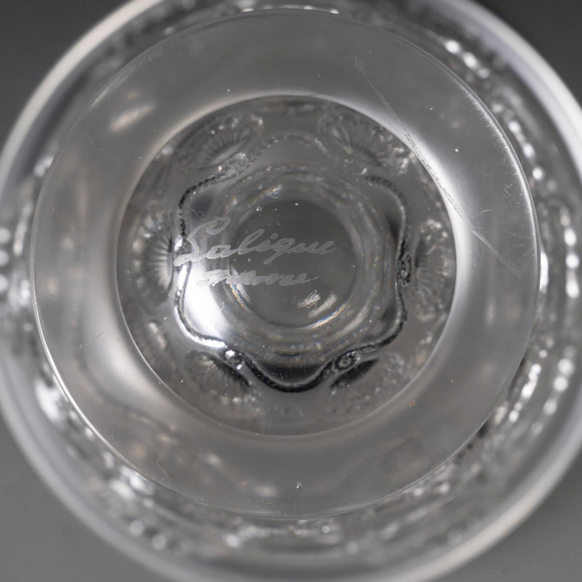 XX secolo Vaso di cristallo Lalique, 20° secolo. in vendita