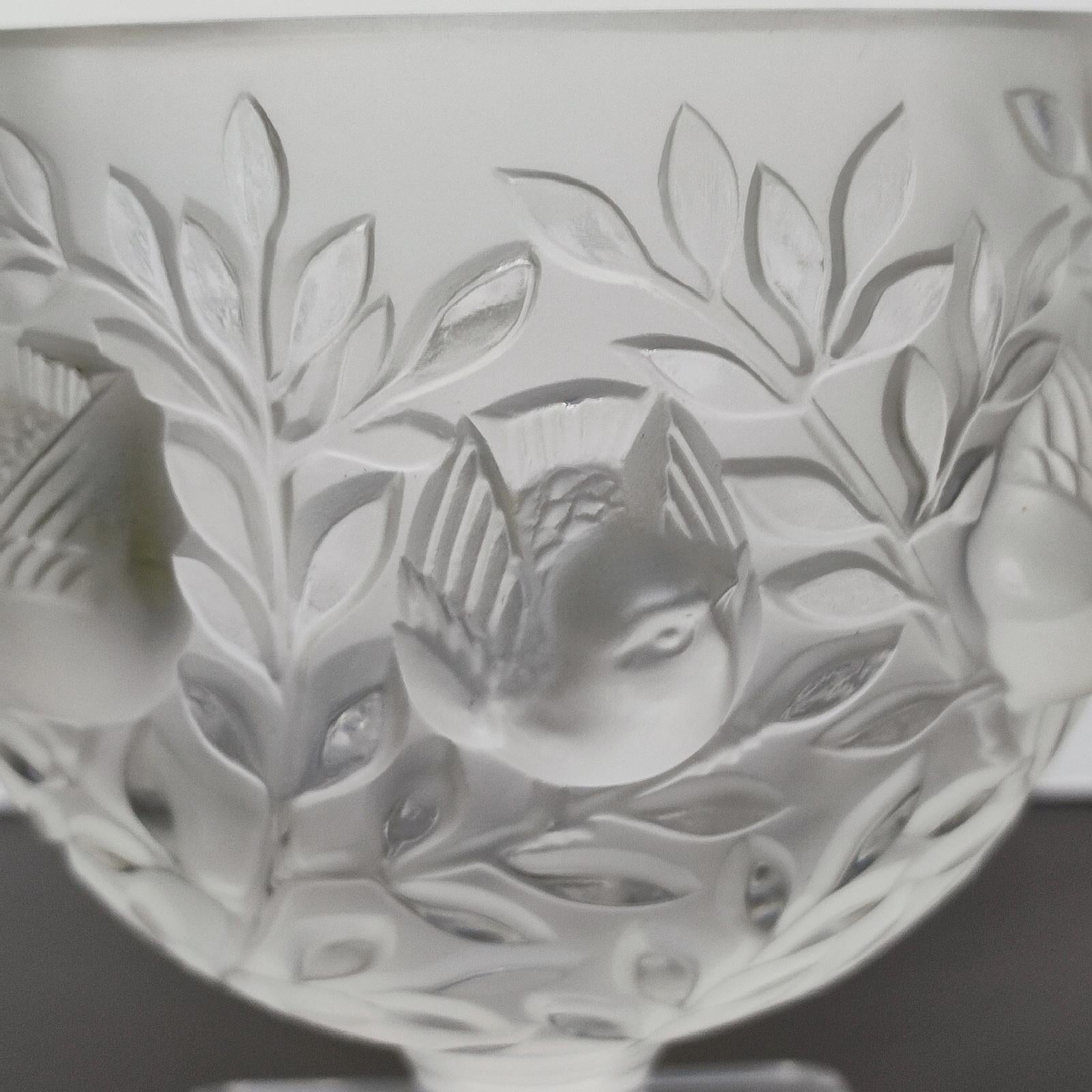 Late 20th Century Lalique Crystal Vase 'Elisabeth' Décor of  Birds and Branches - FREE SHIPPING For Sale