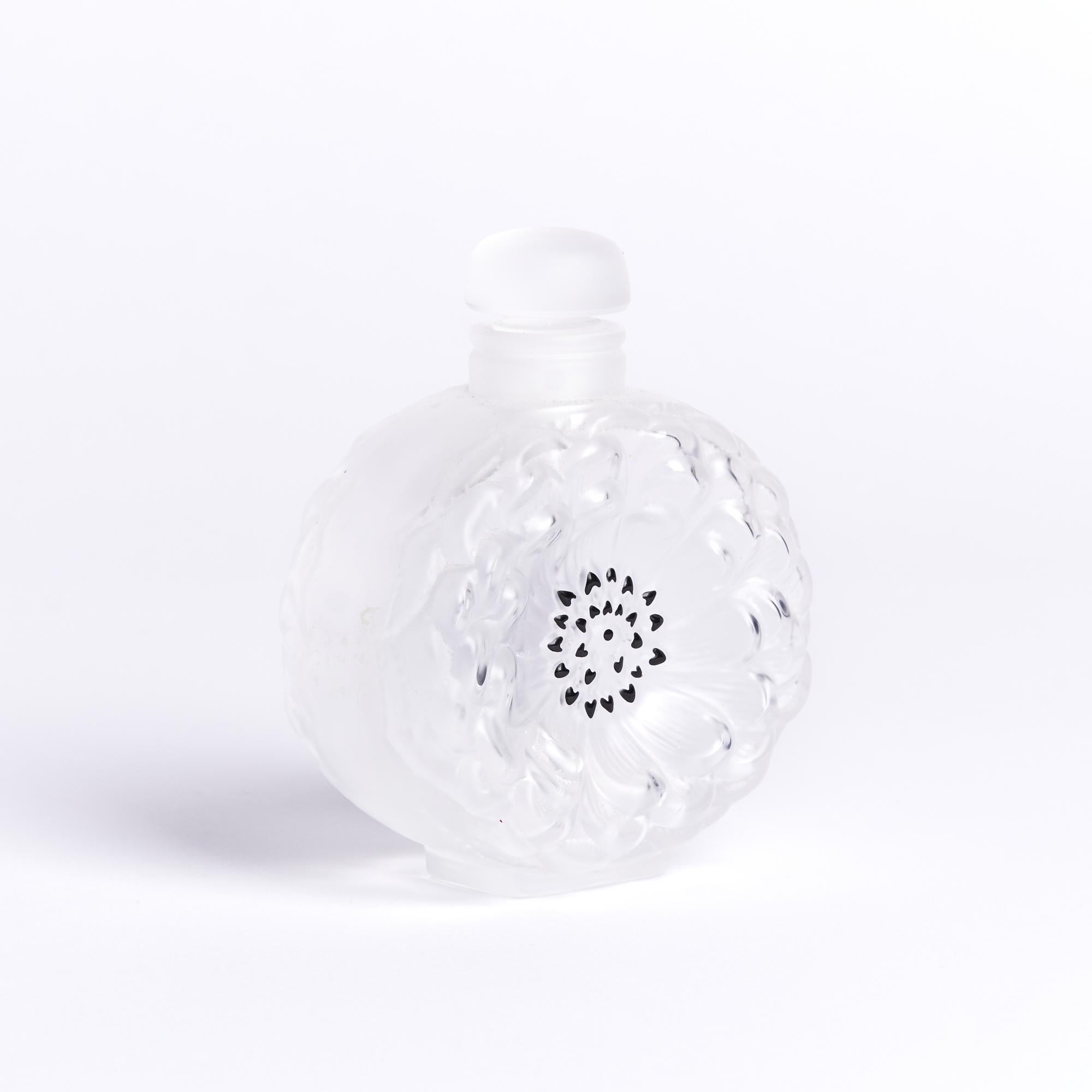 Parfümflasche Dahlia von Lalique (21. Jahrhundert und zeitgenössisch) im Angebot
