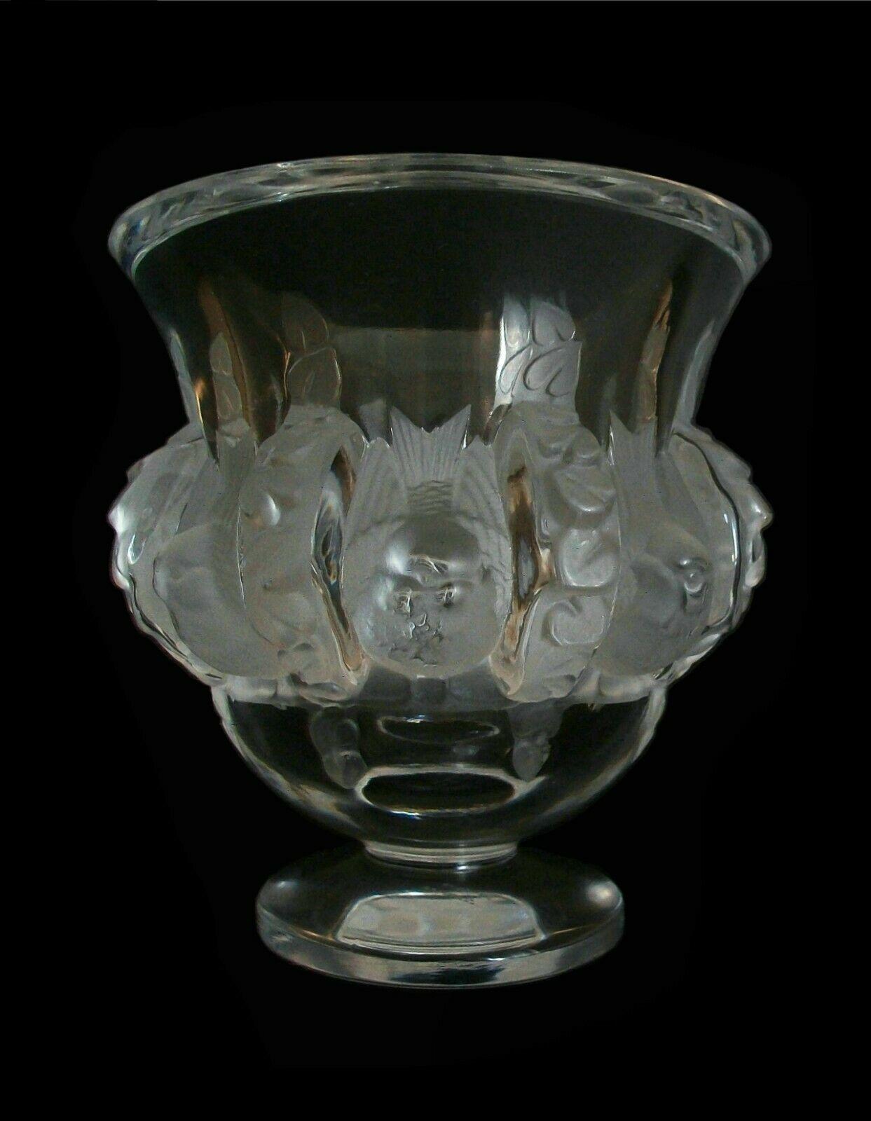 LALIQUE - 'Dampierre' - Vintage Art Deco style luxury crystal vase designed in 1948 by Marc Lalique (son of Rene Lalique) - striking frosted finish to the central band featuring birds and leaves - contrasting clear polished finish to the bowl, rim