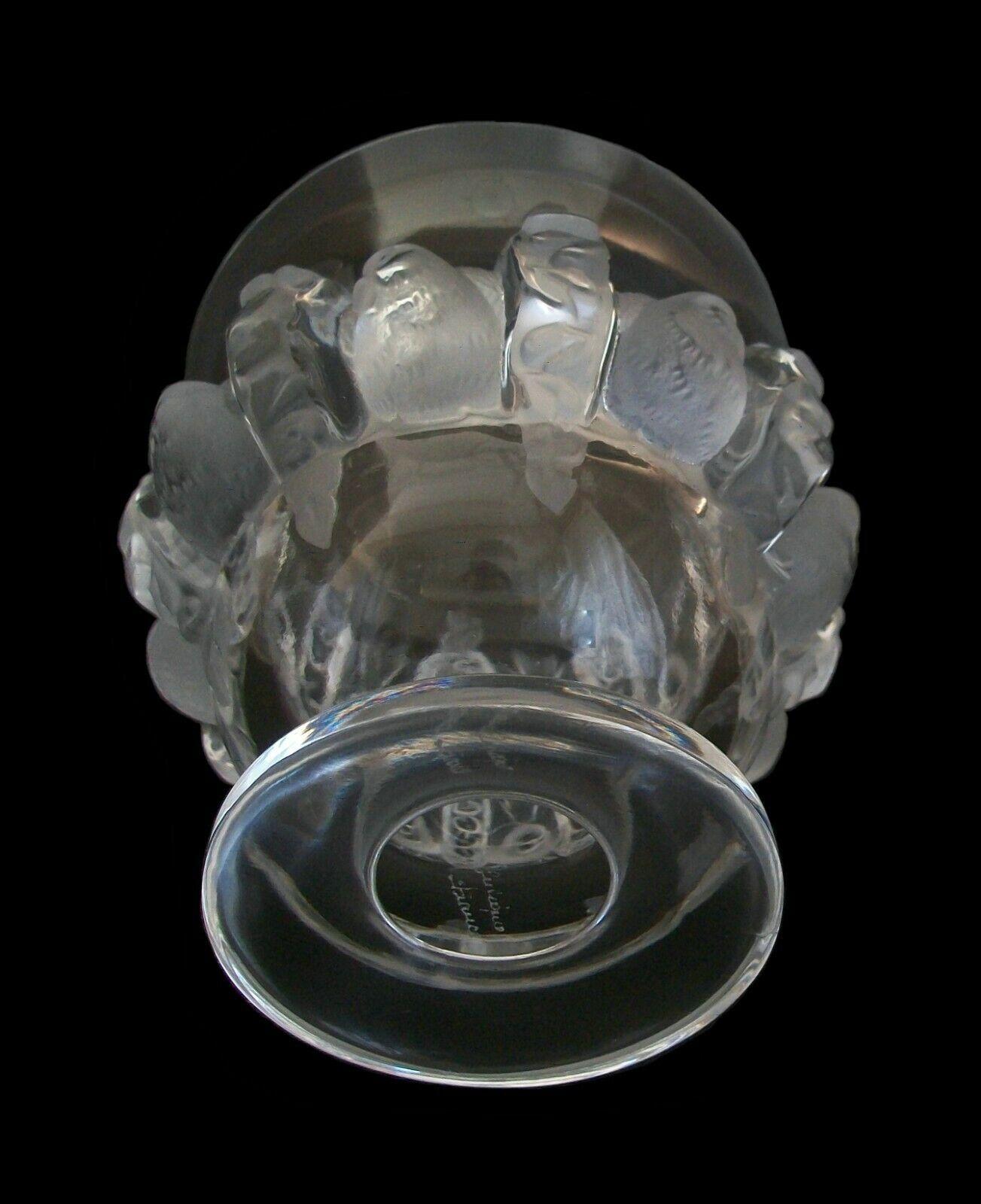 LALIQUE - 'Dampierre', Frosted & Clear Crystal Vase, France, 20th Century For Sale 1