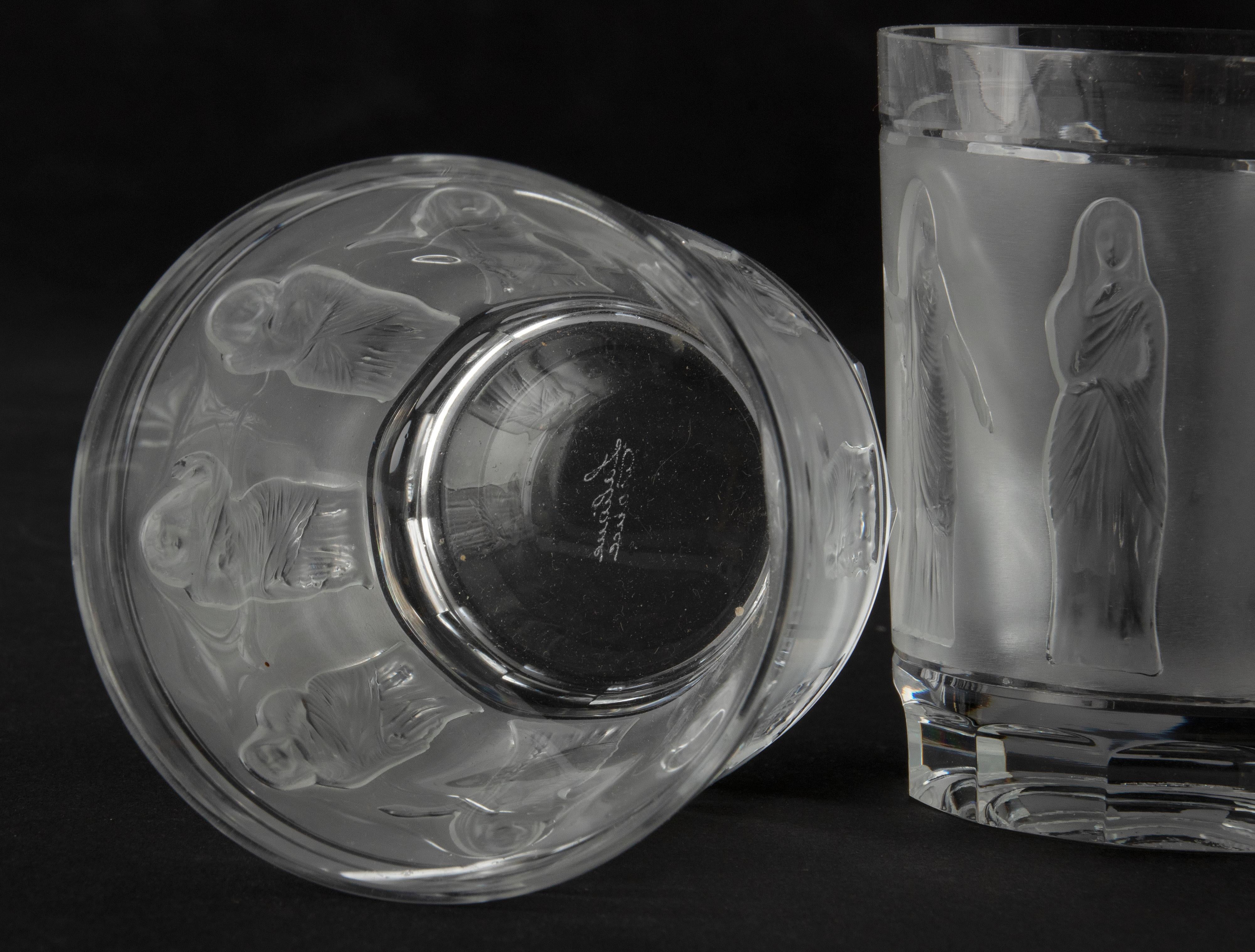 Lalique Decanter with two Whiskey Glasses Model Femmes Antiques 2
