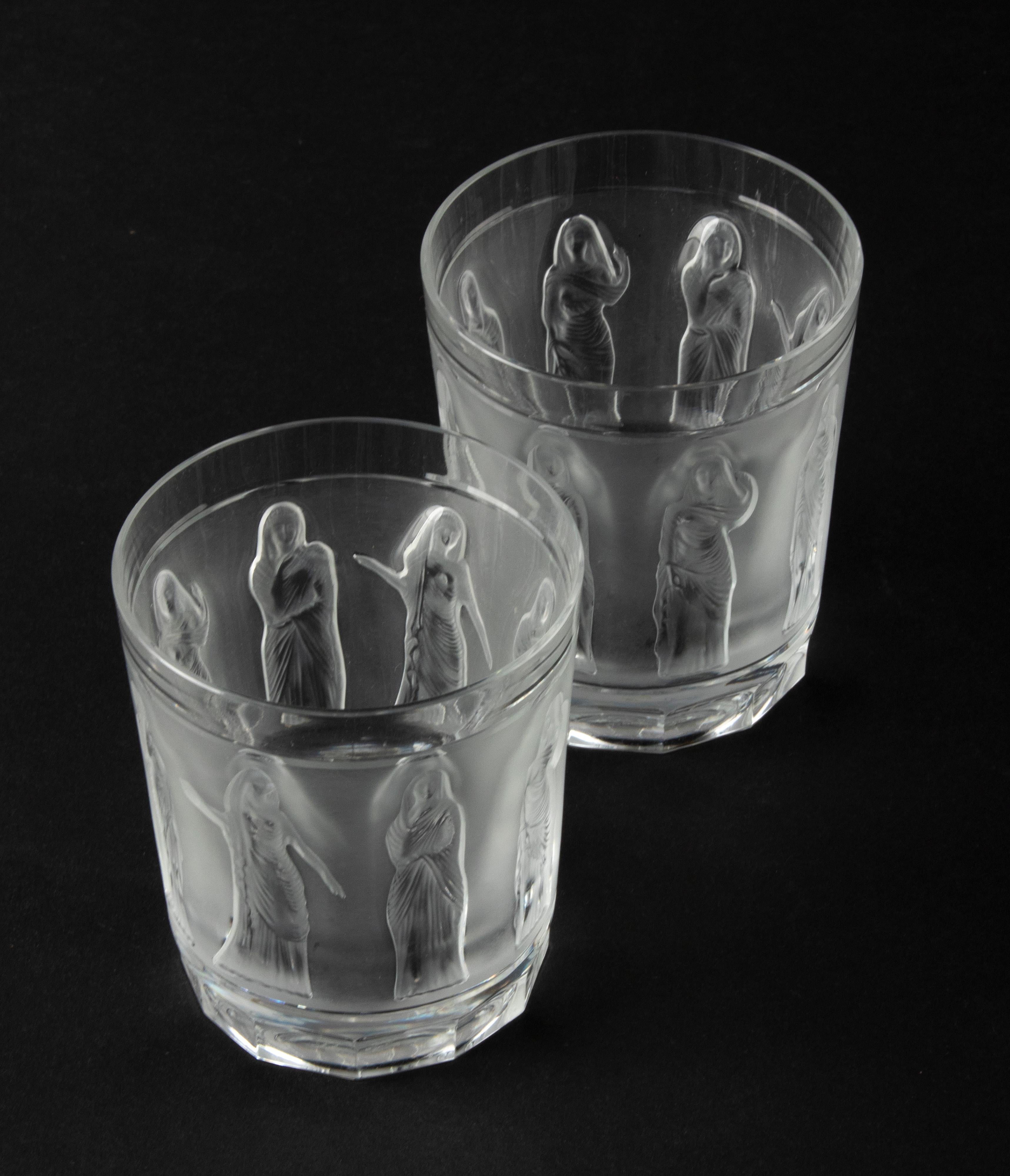 Lalique Decanter with two Whiskey Glasses Model Femmes Antiques 4
